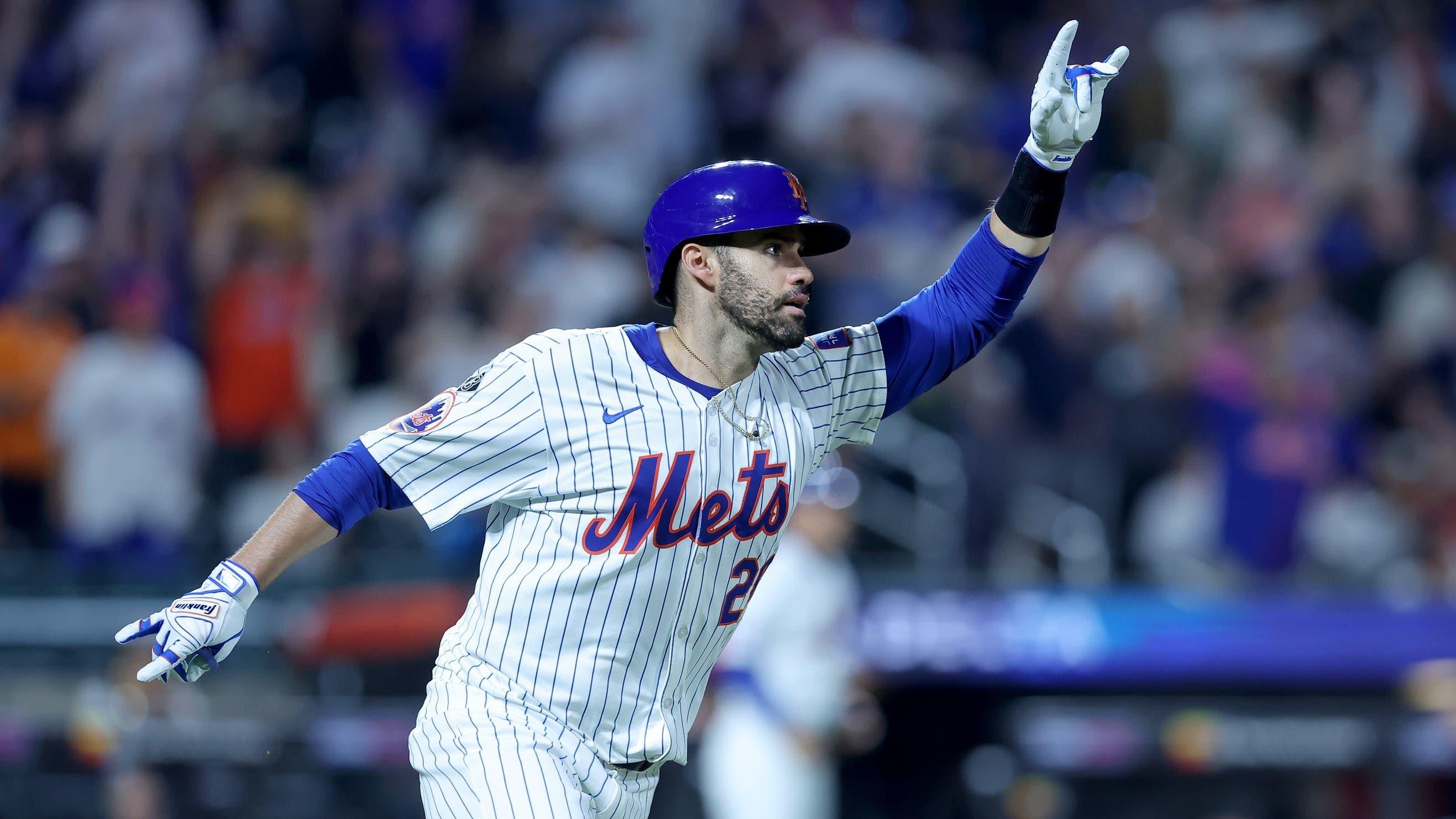 Mets' Carlos Mendoza confident struggling J.D. Martinez will play ‘huge role’ in Braves series