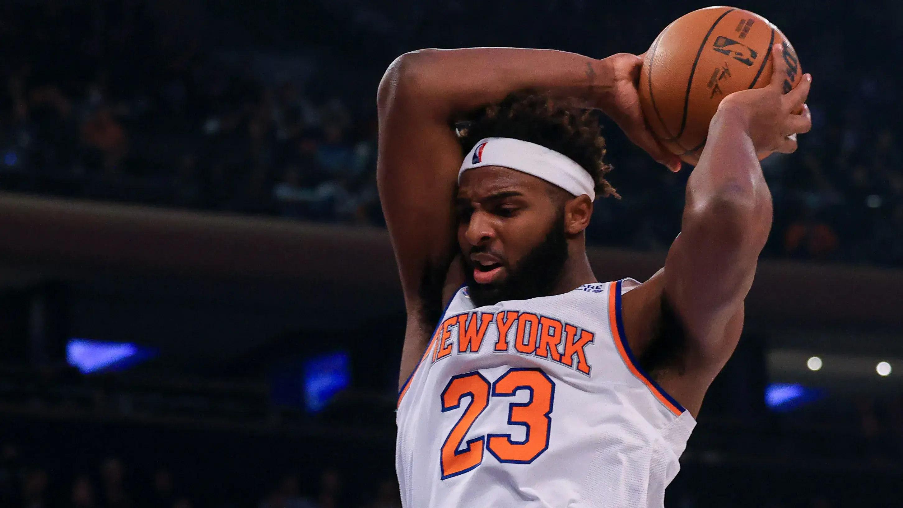 Nov 20, 2021; New York, New York, USA; New York Knicks center Mitchell Robinson (23) rebounds in front of forward Julius Randle (30) against the Houston Rockets during the first half at Madison Square Garden. / Vincent Carchietta-USA TODAY Sports