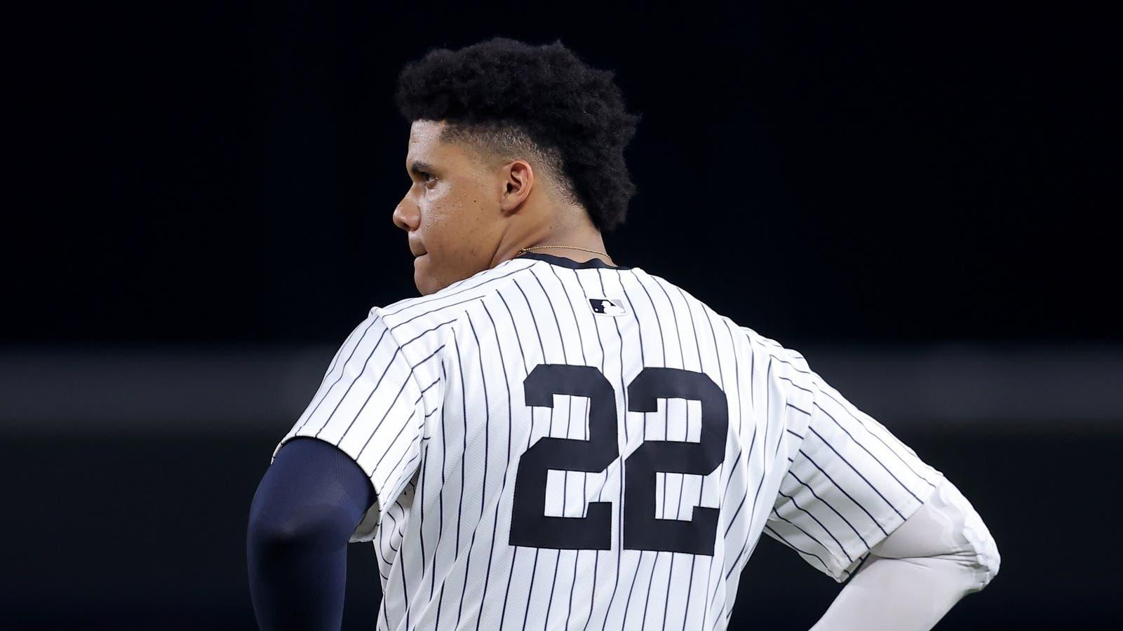 New York Yankees right fielder Juan Soto (22) reacts after making the last out of the sixth inning against the Toronto Blue Jays at Yankee Stadium. / Brad Penner-USA TODAY Sports