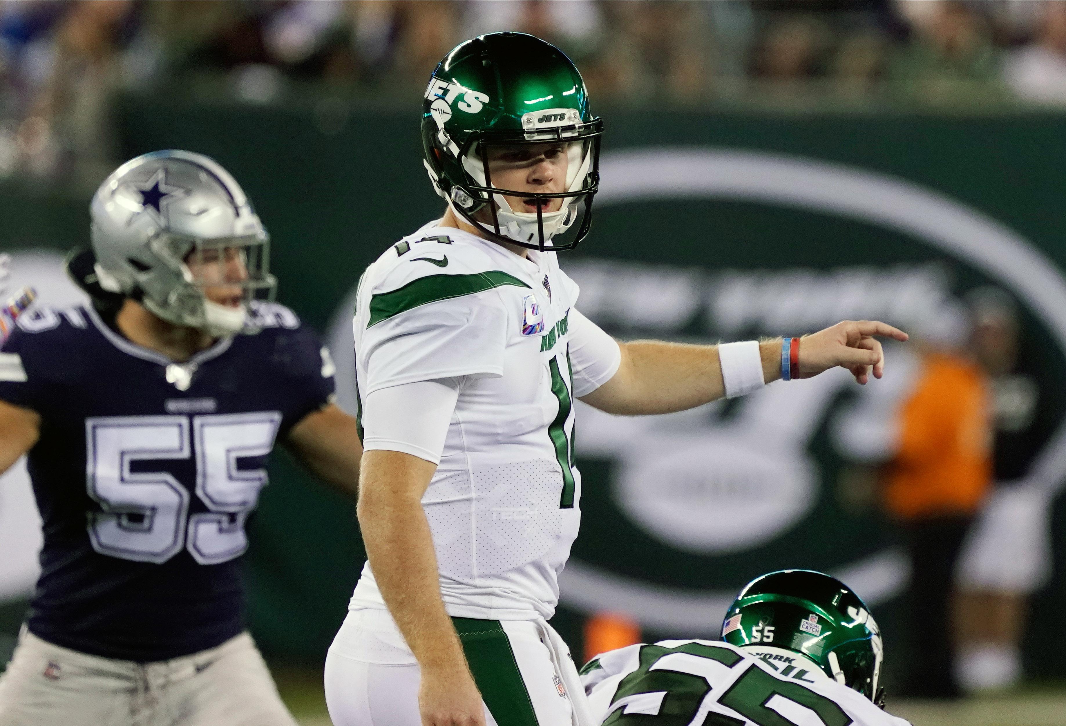 Oct 13, 2019; East Rutherford, NJ, USA; New York Jets quarterback Sam Darnold (14) in the second half against the Cowboys at MetLife Stadium. Mandatory Credit: Robert Deutsch-USA TODAY Sports