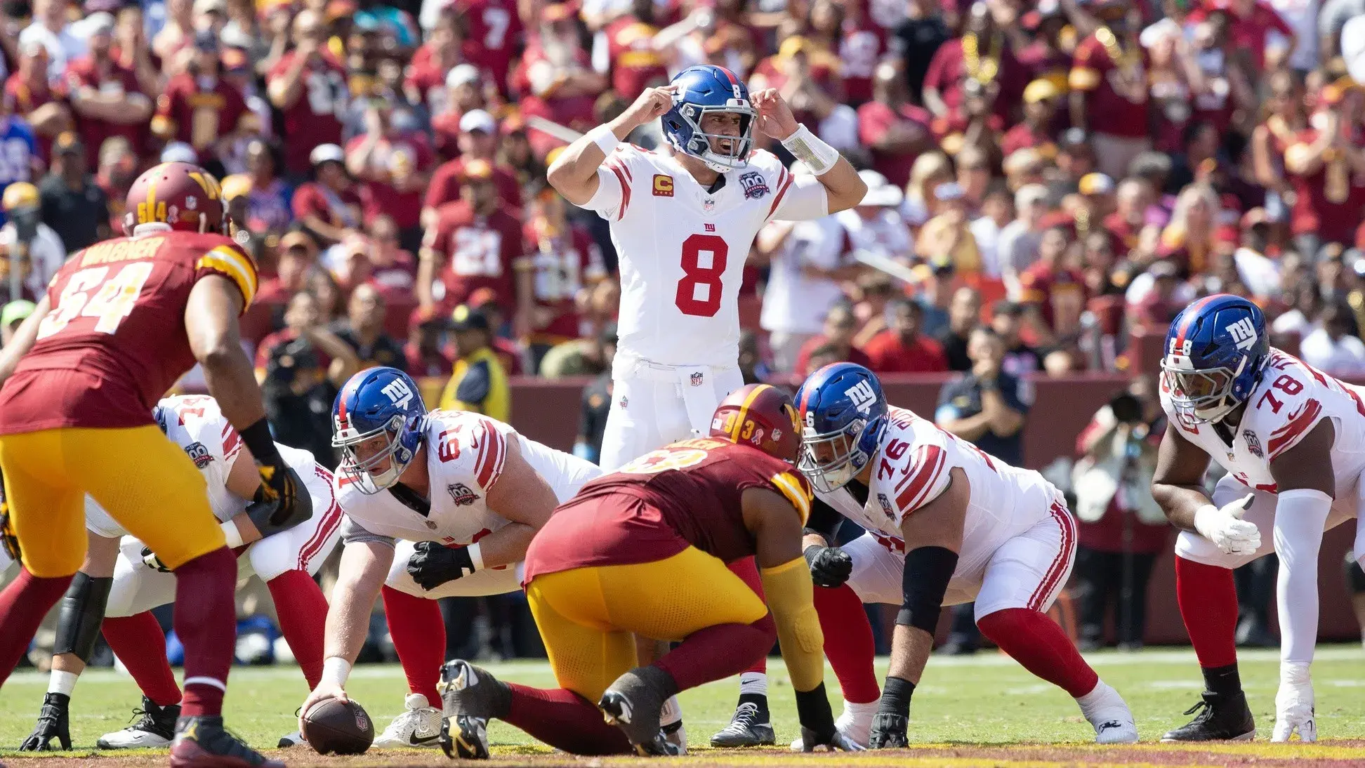 New York Giants quarterback Daniel Jones (8) calls a play in the first half against the New York Giants. / Luke Johnson-Imagn Images