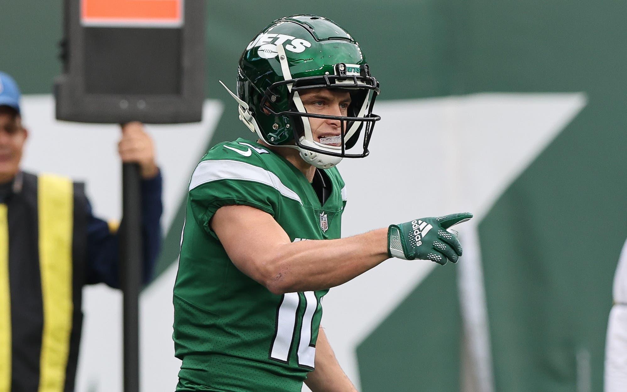 Jan 2, 2022; East Rutherford, New Jersey, USA; New York Jets wide receiver Braxton Berrios (10) celebrates his touchdown against the Tampa Bay Buccaneers during the first quarter at MetLife Stadium. Mandatory Credit: Vincent Carchietta-USA TODAY Sports / © Vincent Carchietta-USA TODAY Sports