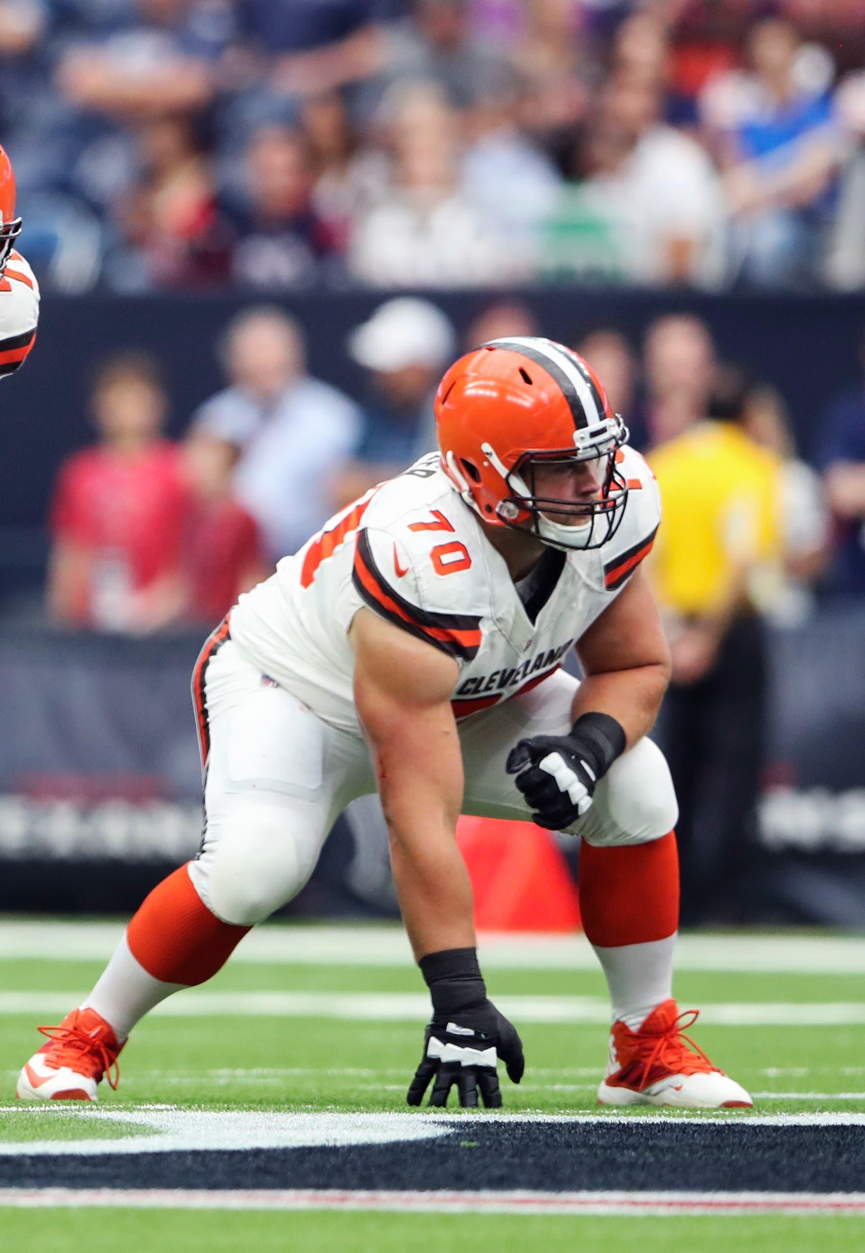 Oct 15, 2017; Houston, TX, USA; Cleveland Browns offensive guard Kevin Zeitler (70) during the game against the Houston Texans at NRG Stadium. Mandatory Credit: Kevin Jairaj-USA TODAY Sports / Kevin Jairaj