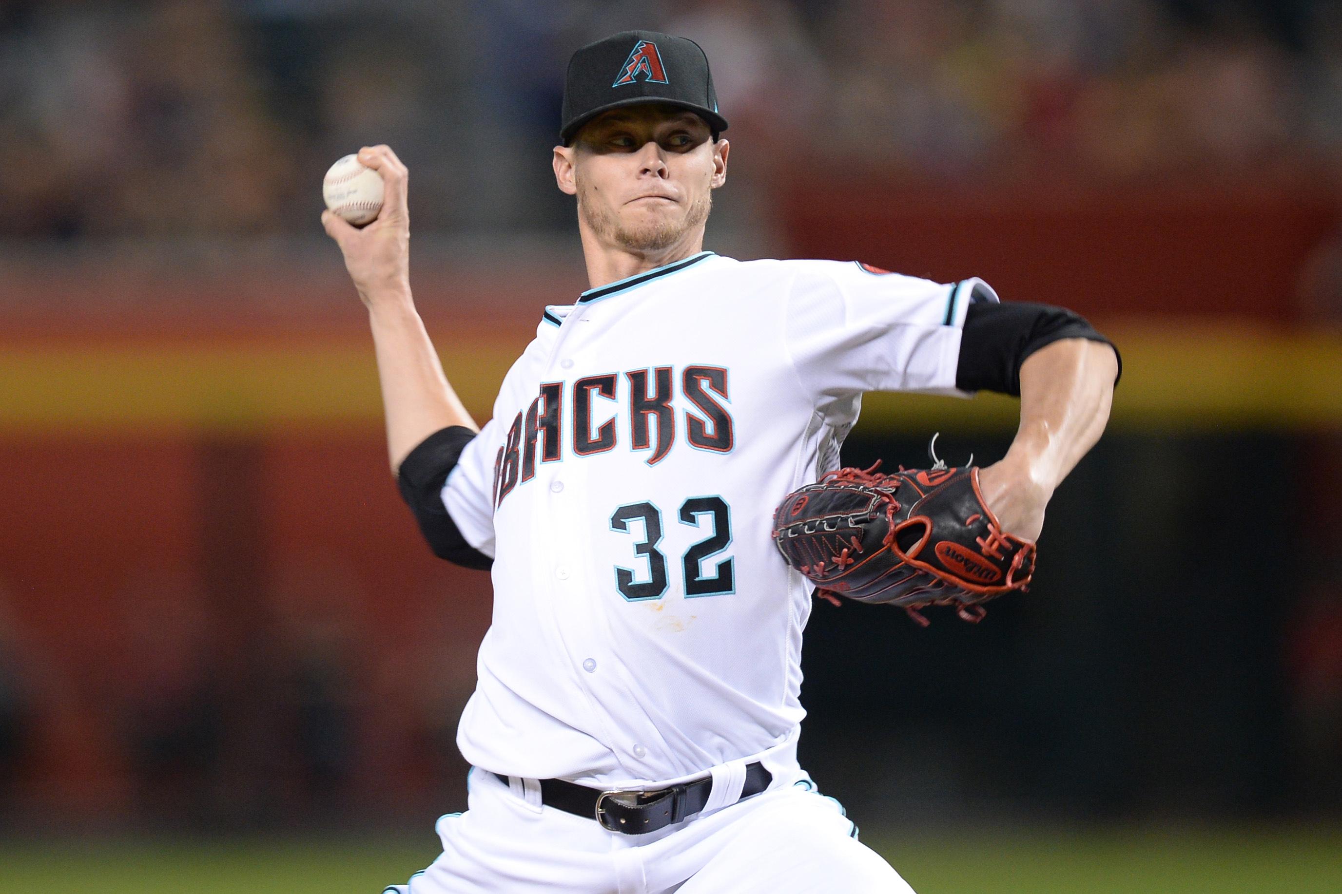 Jun 12, 2018; Phoenix, AZ, USA; Arizona Diamondbacks starting pitcher Clay Buchholz (32) pitches against the Pittsburgh Pirates during the first inning at Chase Field. Mandatory Credit: Joe Camporeale-USA TODAY Sports