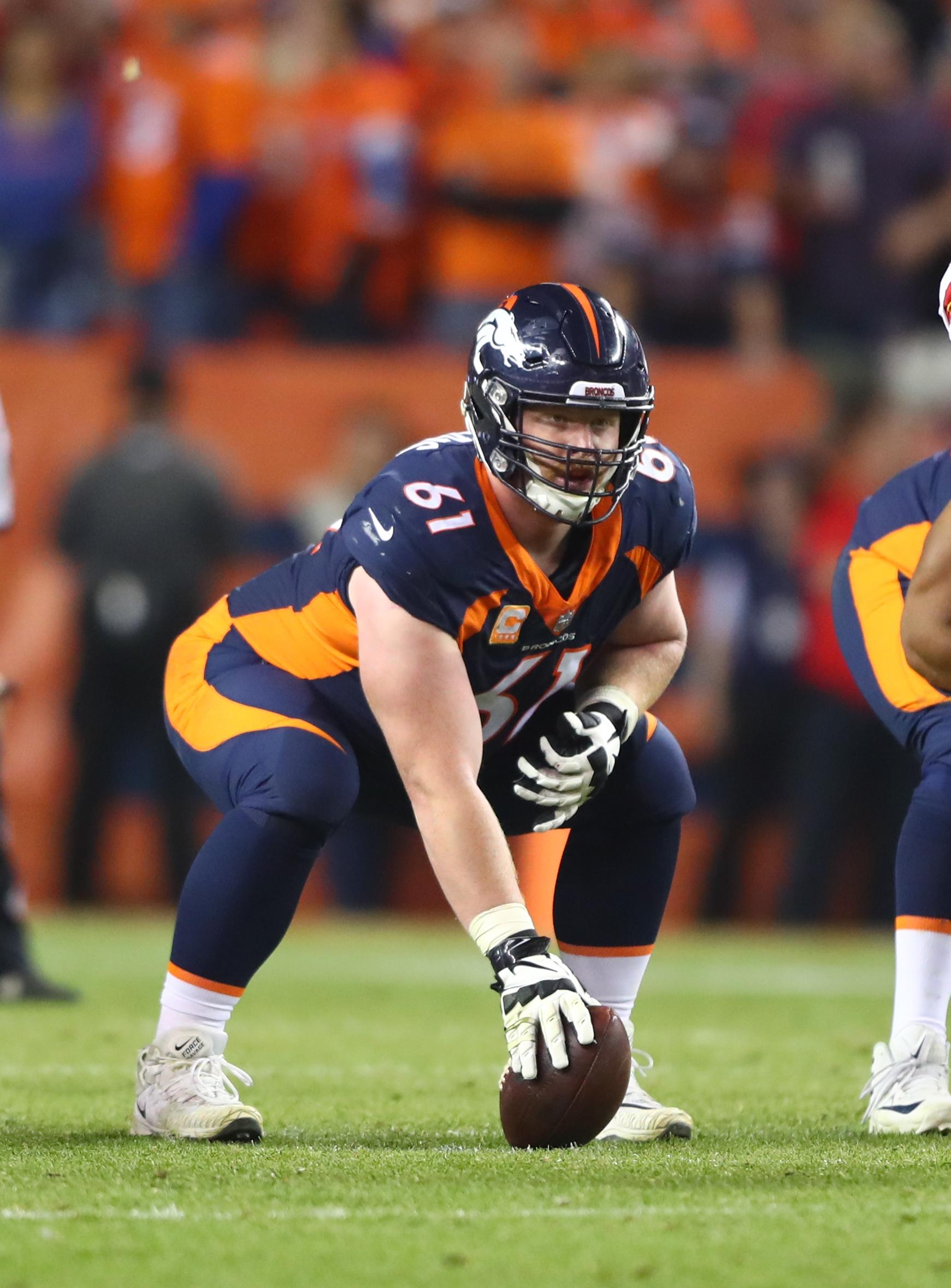 Jets making strong push for free agent C Matt Paradis