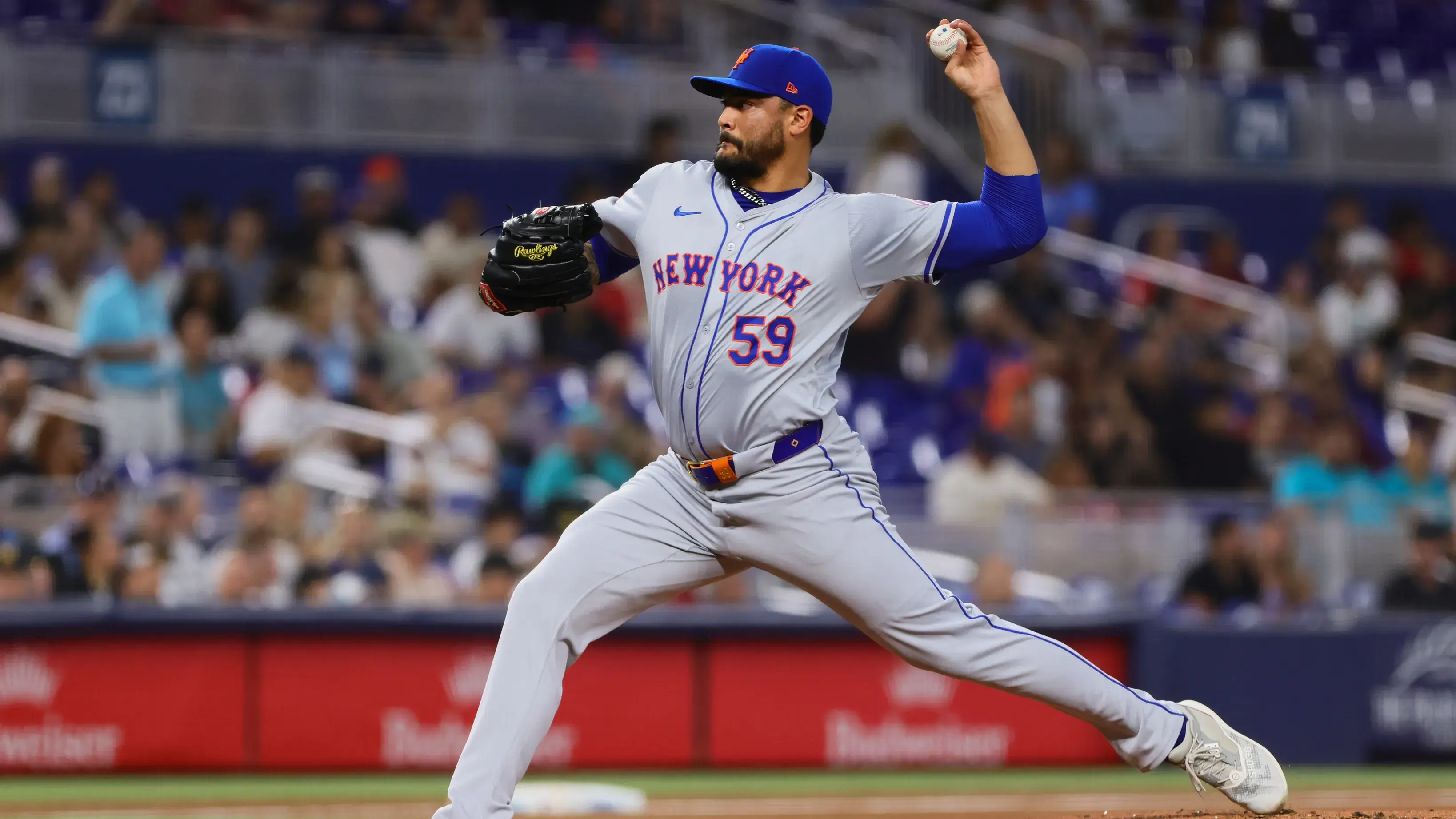 Jul 19, 2024; Miami, Florida, USA; New York Mets starting pitcher Sean Manaea (59) delivers a pitch against the Miami Marlins during the first inning at loanDepot Park. / Sam Navarro-USA TODAY Sports