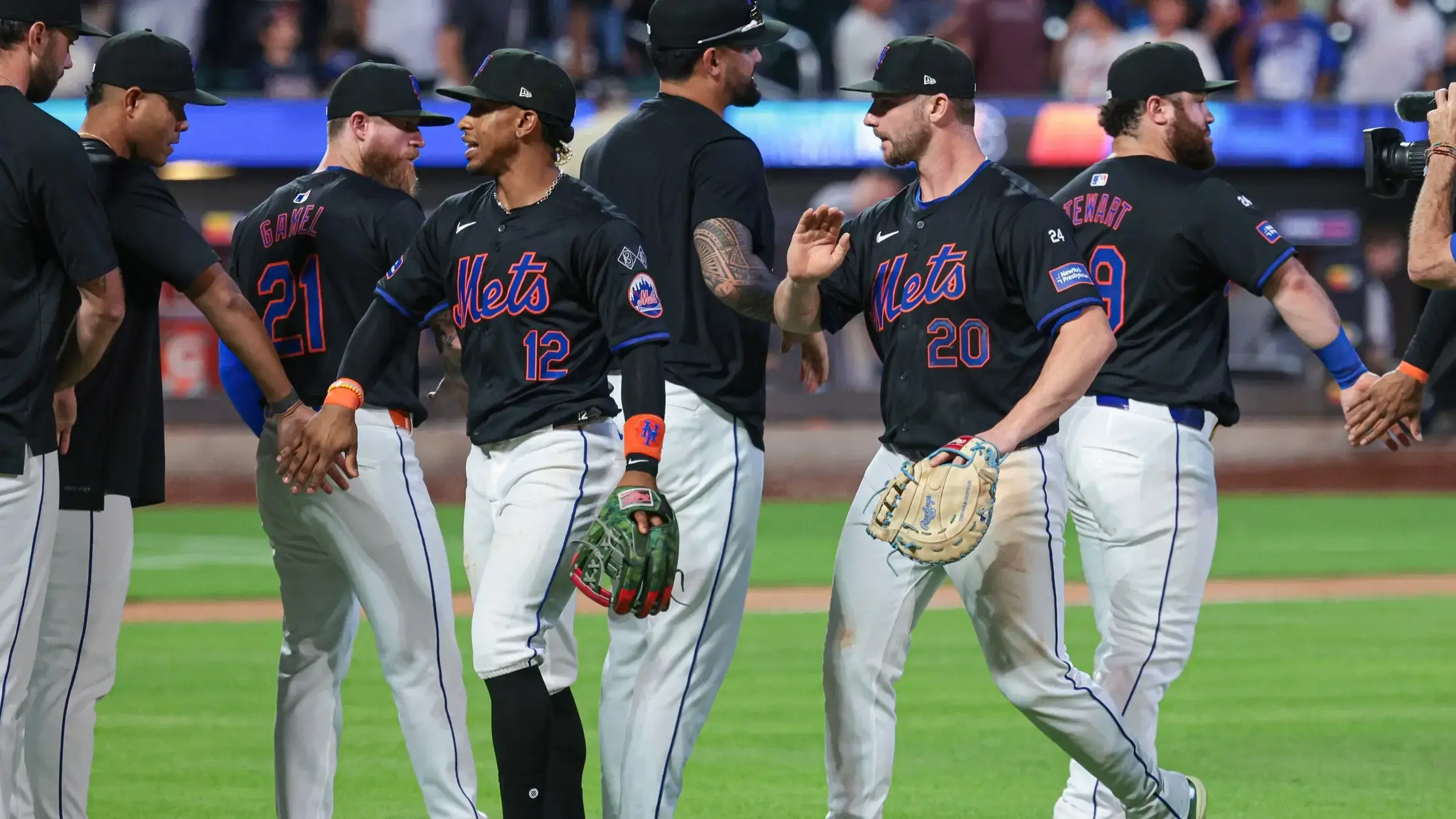 Mets sit atop NL Wild Card race but keeping mindset that got them there