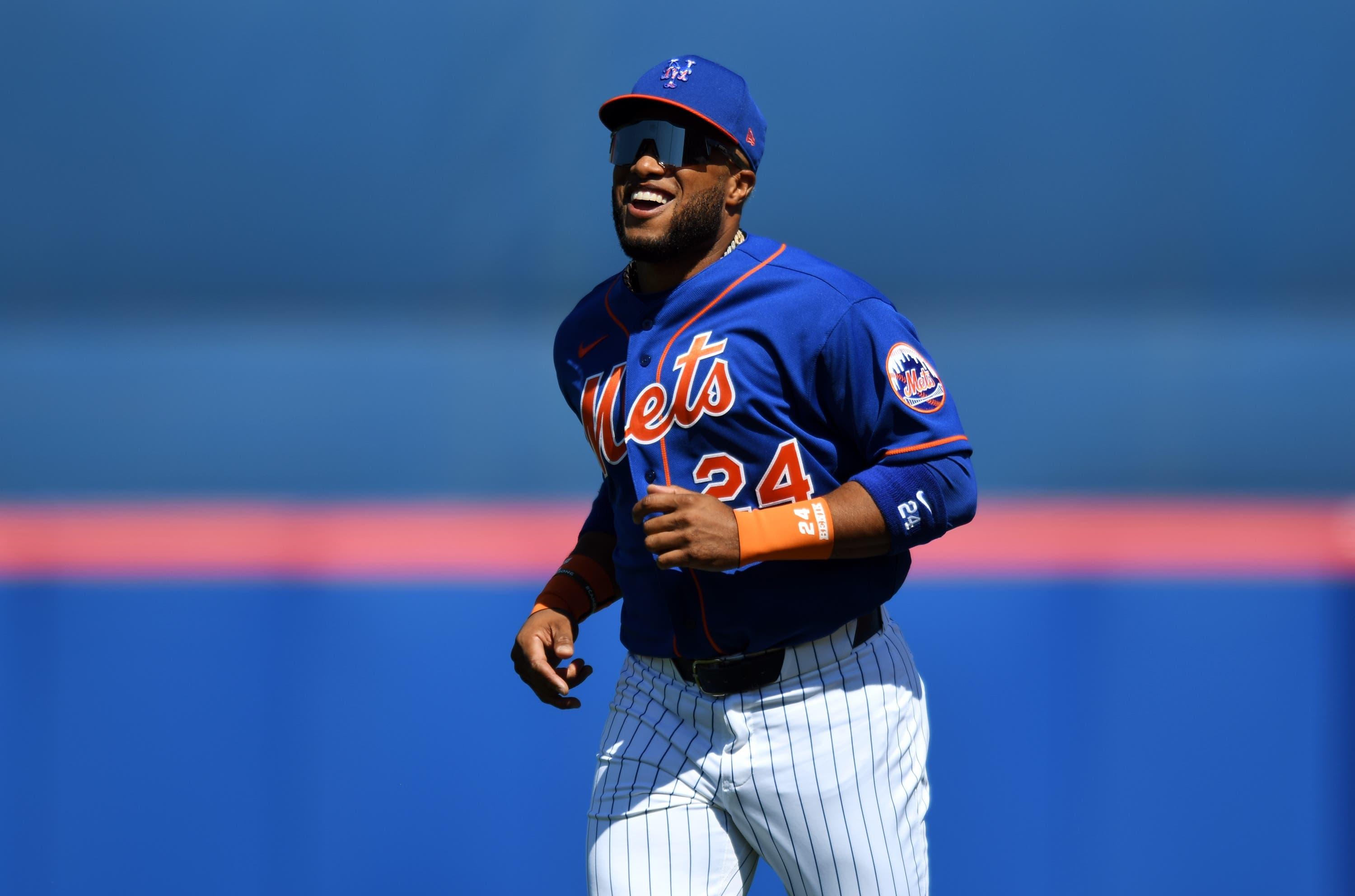 Feb 28, 2020; Port St. Lucie, Florida, USA; New York Mets second baseman Robinson Cano (24) warms-up before the game against the St. Louis Cardinals at Clover Park. Mandatory Credit: Jim Rassol-USA TODAY Sports / Jim Rassol