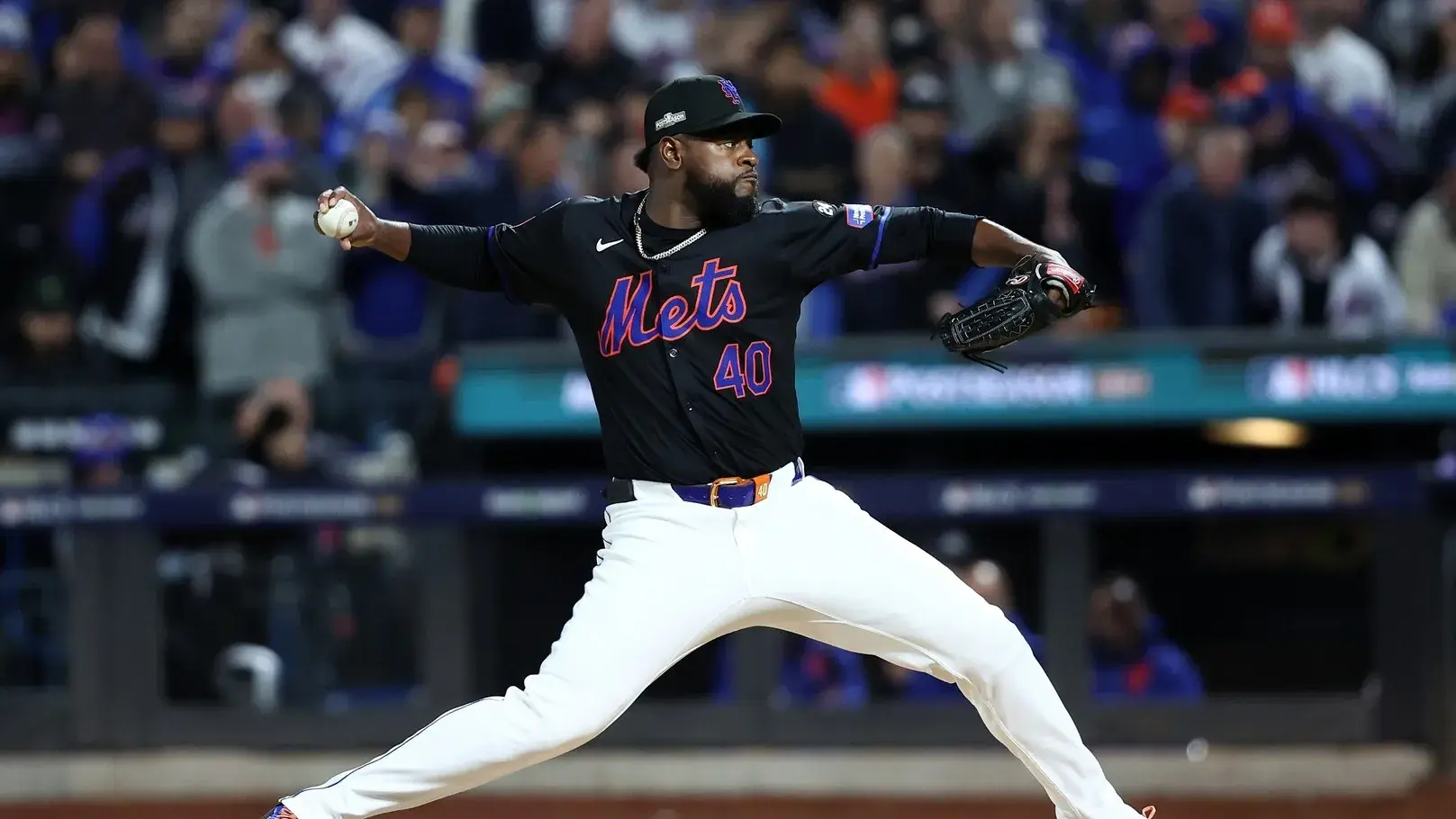 New York Mets pitcher Luis Severino (40) throws a pitch against the Los Angeles Dodgers in the first inning during game three of the NLCS for the 2024 MLB playoffs at Citi Field. / Wendell Cruz-Imagn Images