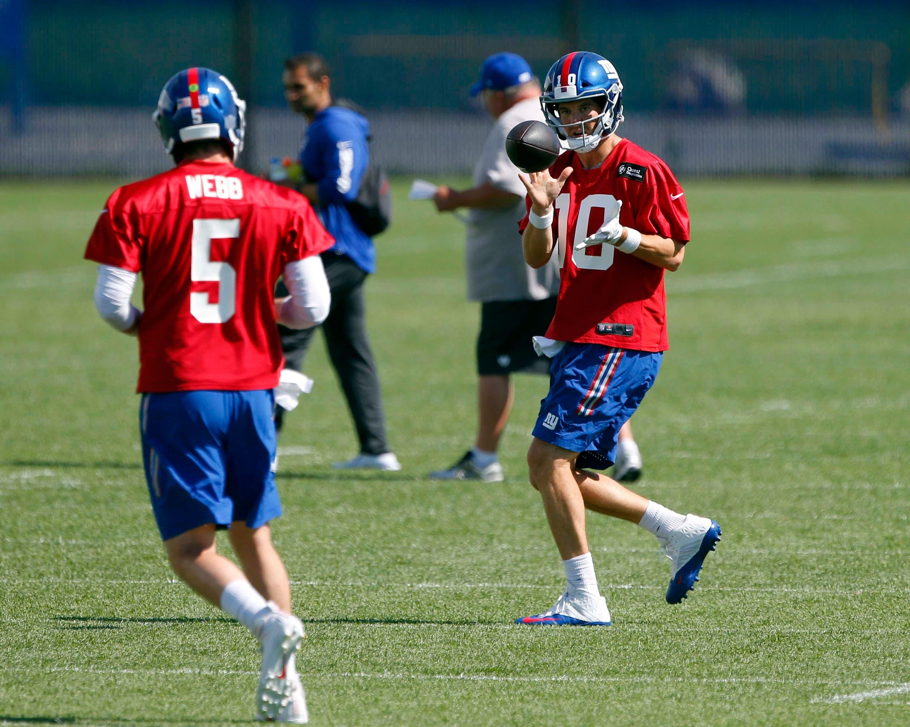 Eli Manning (10) Davis Webb (5) Mandatory Credit: Noah K. Murray-USA TODAY Sports / Noah K. Murray