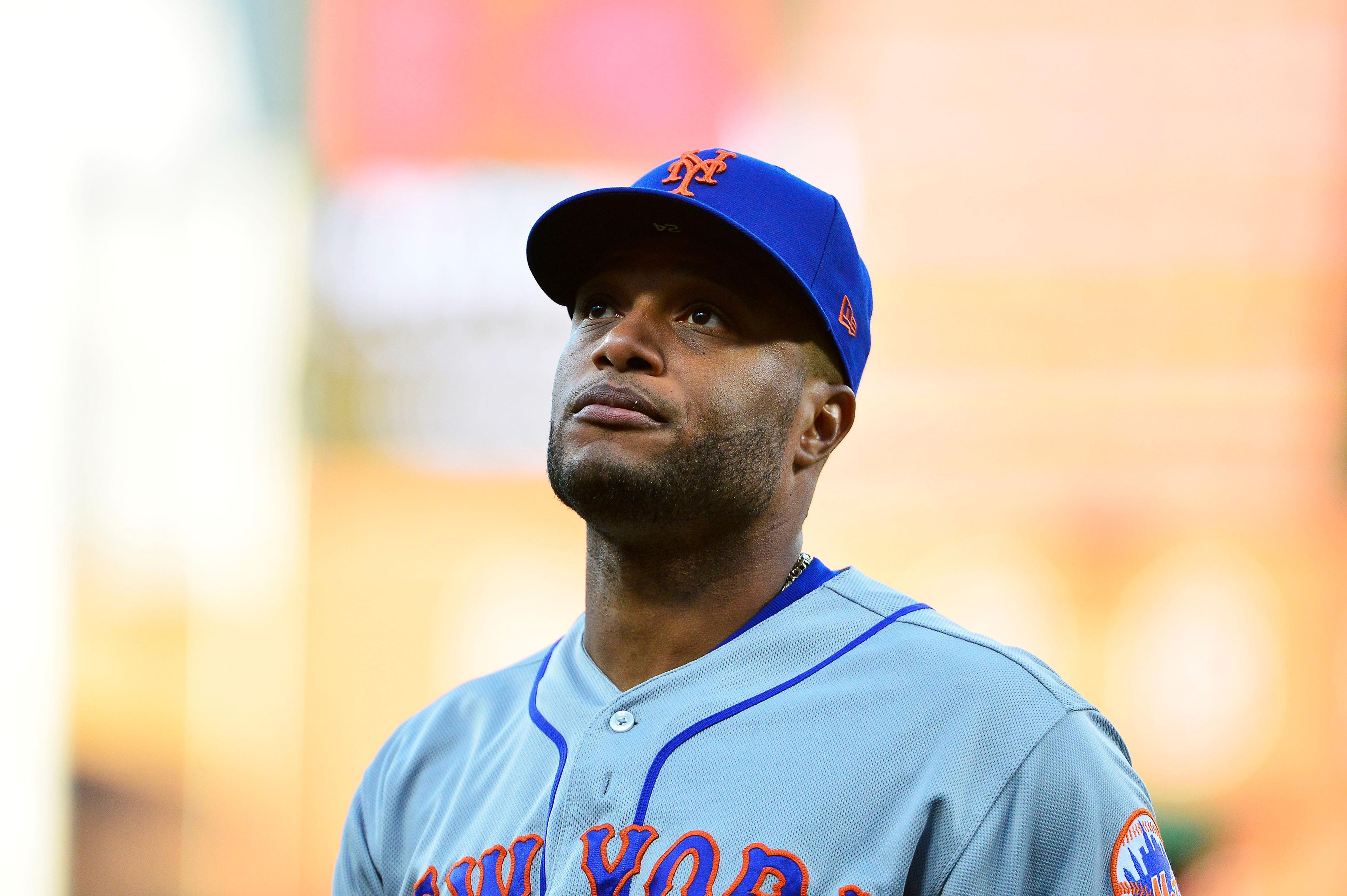 New York Mets second baseman Robinson Cano looks on prior to a game against the St. Louis Cardinals at Busch Stadium. / Jeff Curry/USA TODAY Sports