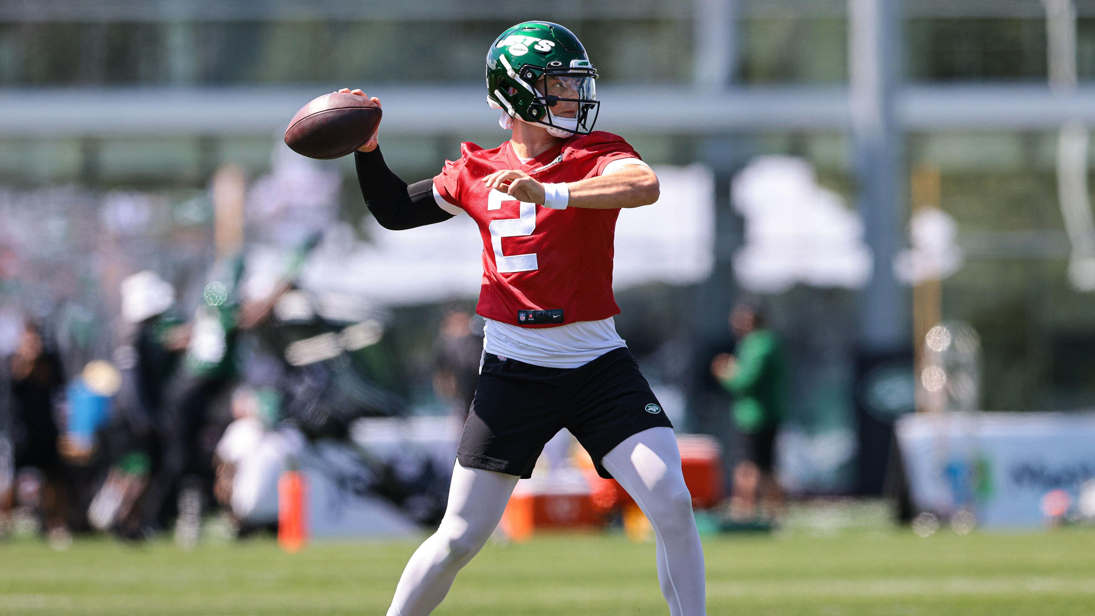New York Jets quarterback Zach Wilson (2) throws the ball during training camp at Atlantic Health Jets Training Center. / Vincent Carchietta-USA TODAY Sports