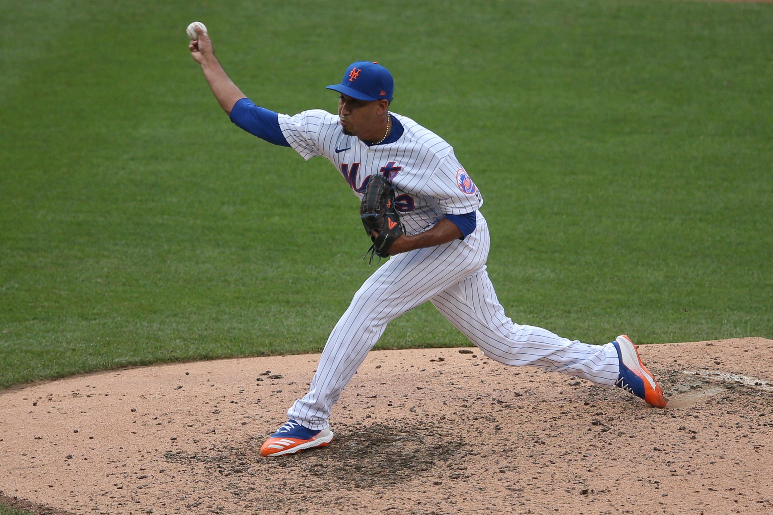 New York Mets relief pitcher Edwin Diaz (39) pitches against the Atlanta Braves during the ninth inning of an opening day game at Citi Field. / Brad Penner - USA Today Sports