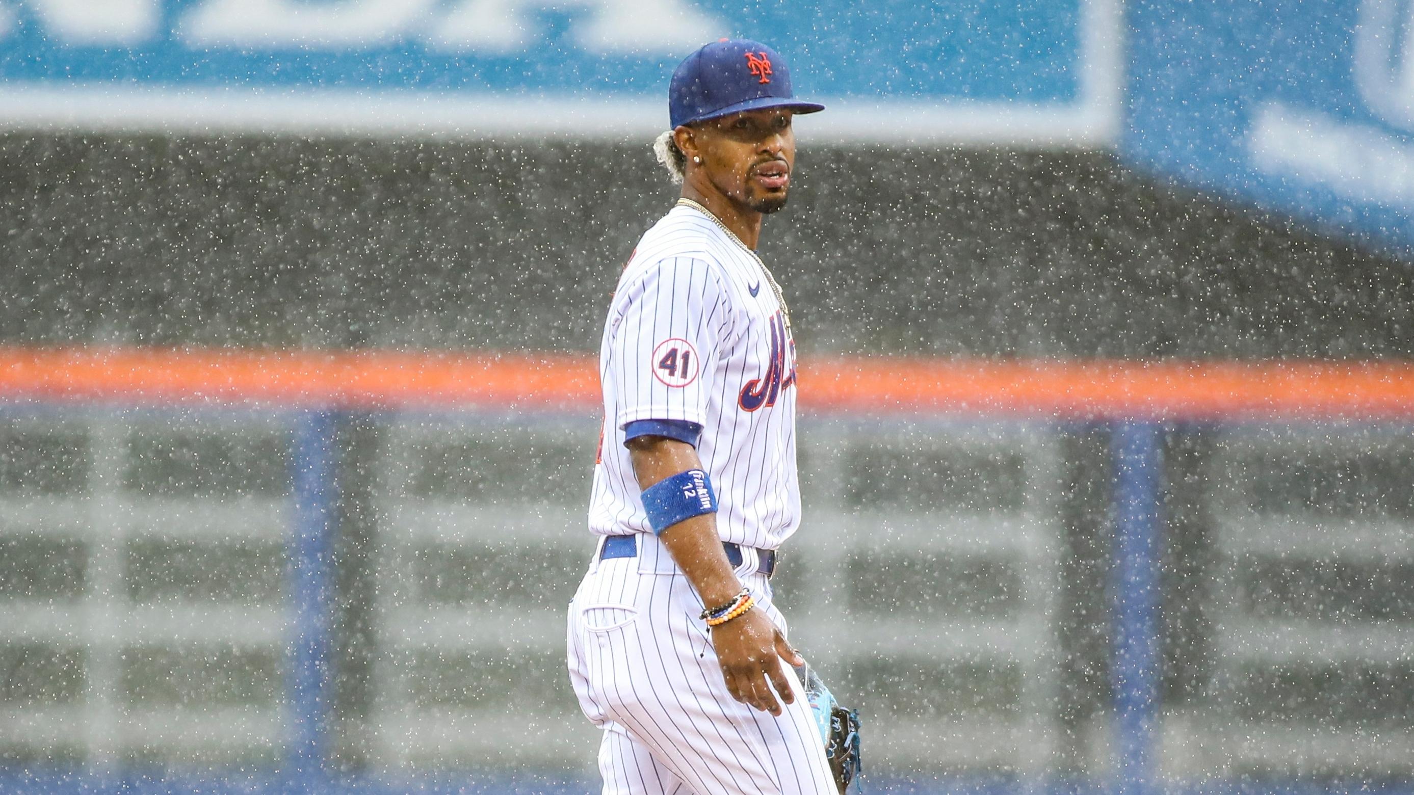 New York Mets shortstop Francisco Lindor (12) takes the field in the top of the first inning against the Miami Marlins prior to a rain delay at Citi Field. / Wendell Cruz-USA TODAY Sports
