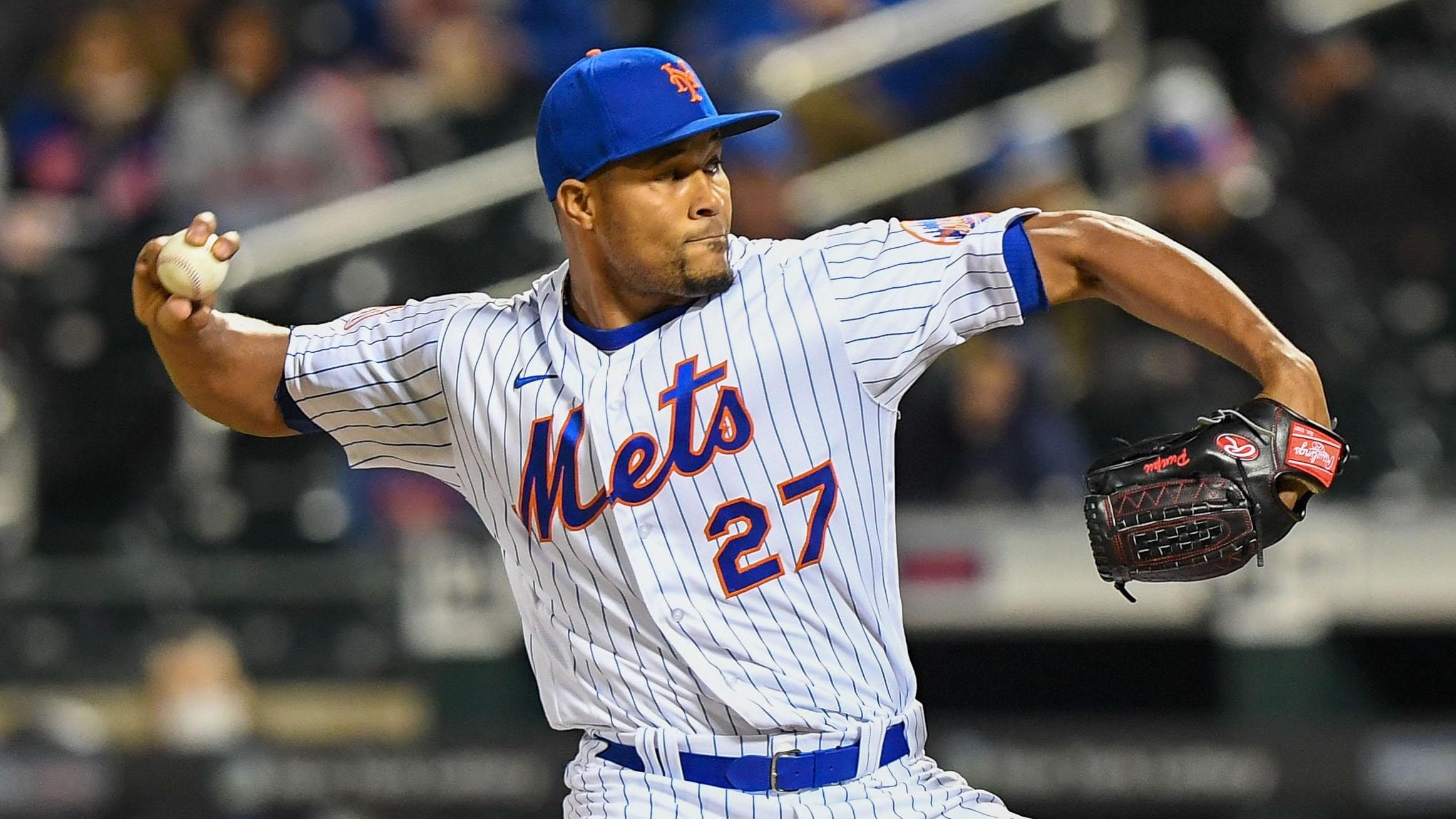 May 8, 2021; New York City, New York, USA; New York Mets relief pitcher Jeurys Familia (27) throws against the Arizona Diamondbacks in the sixth inning at Citi Field. / Dennis Schneidler-USA TODAY Sports