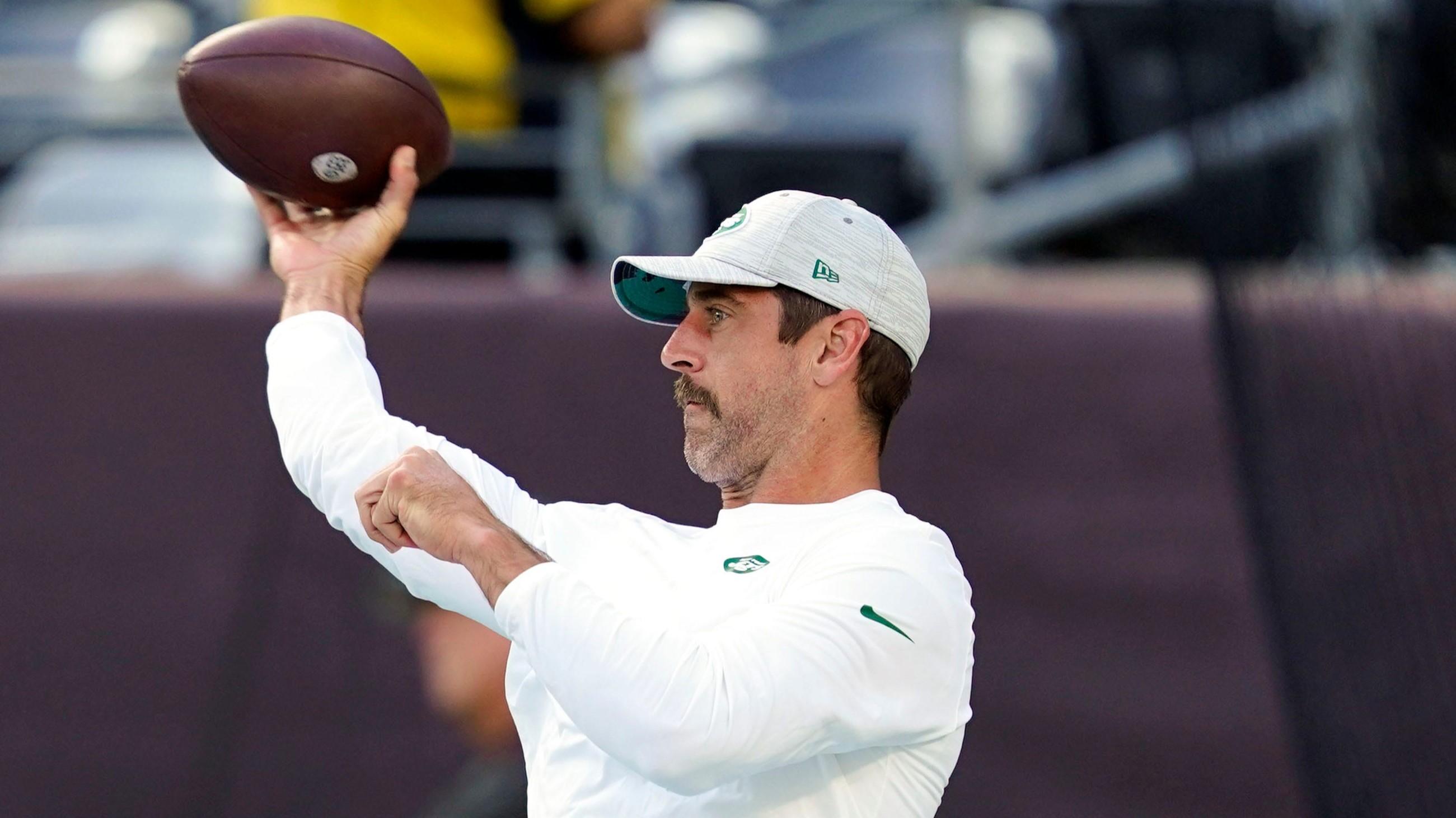 New York Jets quarterback Aaron Rodgers throws the ball during warmups before a preseason NFL game at MetLife Stadium on Saturday, Aug. 19, 2023, in East Rutherford. / © Danielle Parhizkaran/NorthJersey.com / USA TODAY NETWORK