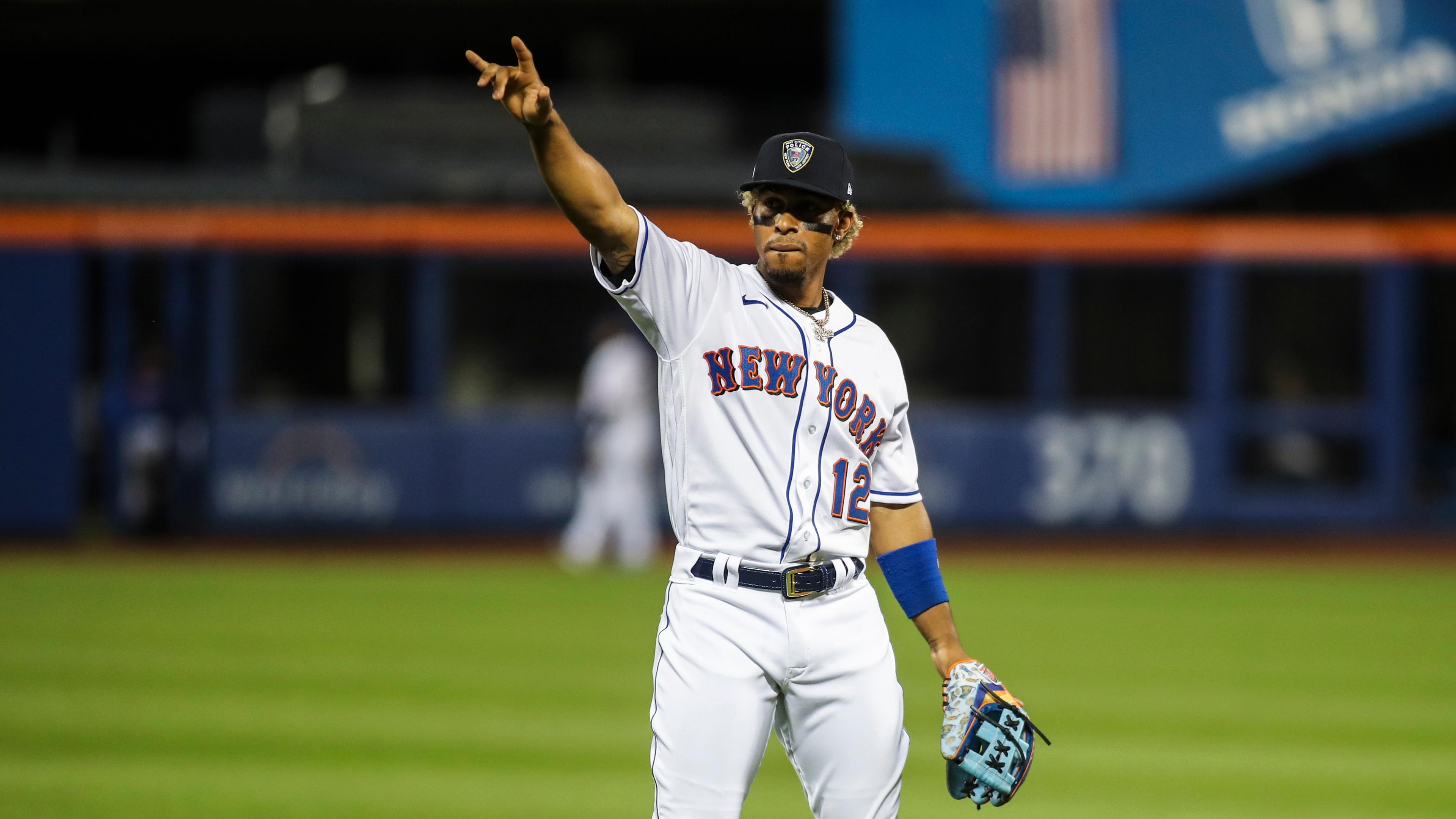 New York Mets shortstop Francisco Lindor (12) waves to the crowd prior to the game against the New York Yankees at Citi Field. / Wendell Cruz-USA TODAY Sports