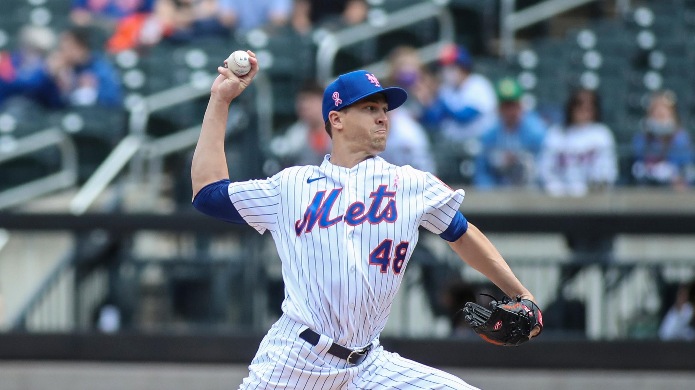 New York Mets pitcher Jacob deGrom (48) pitches in the first inning against the Arizona Diamondbacks at Citi Field. / Wendell Cruz-USA TODAY Sports