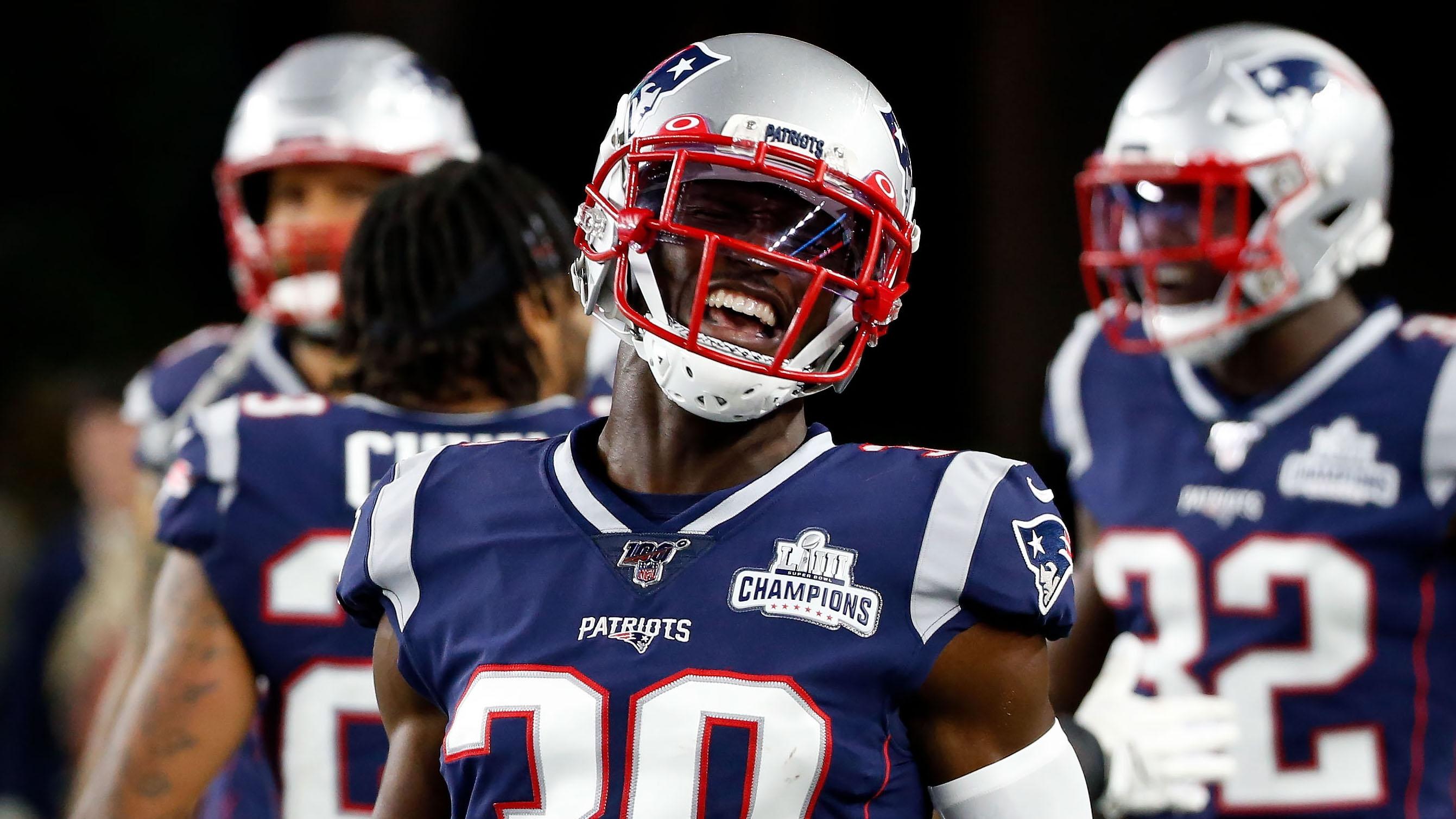 New England Patriots cornerback Jason McCourty (30) reacts after defeating the Pittsburgh Steelers at Gillette Stadium. / Greg M. Cooper-USA TODAY Sports