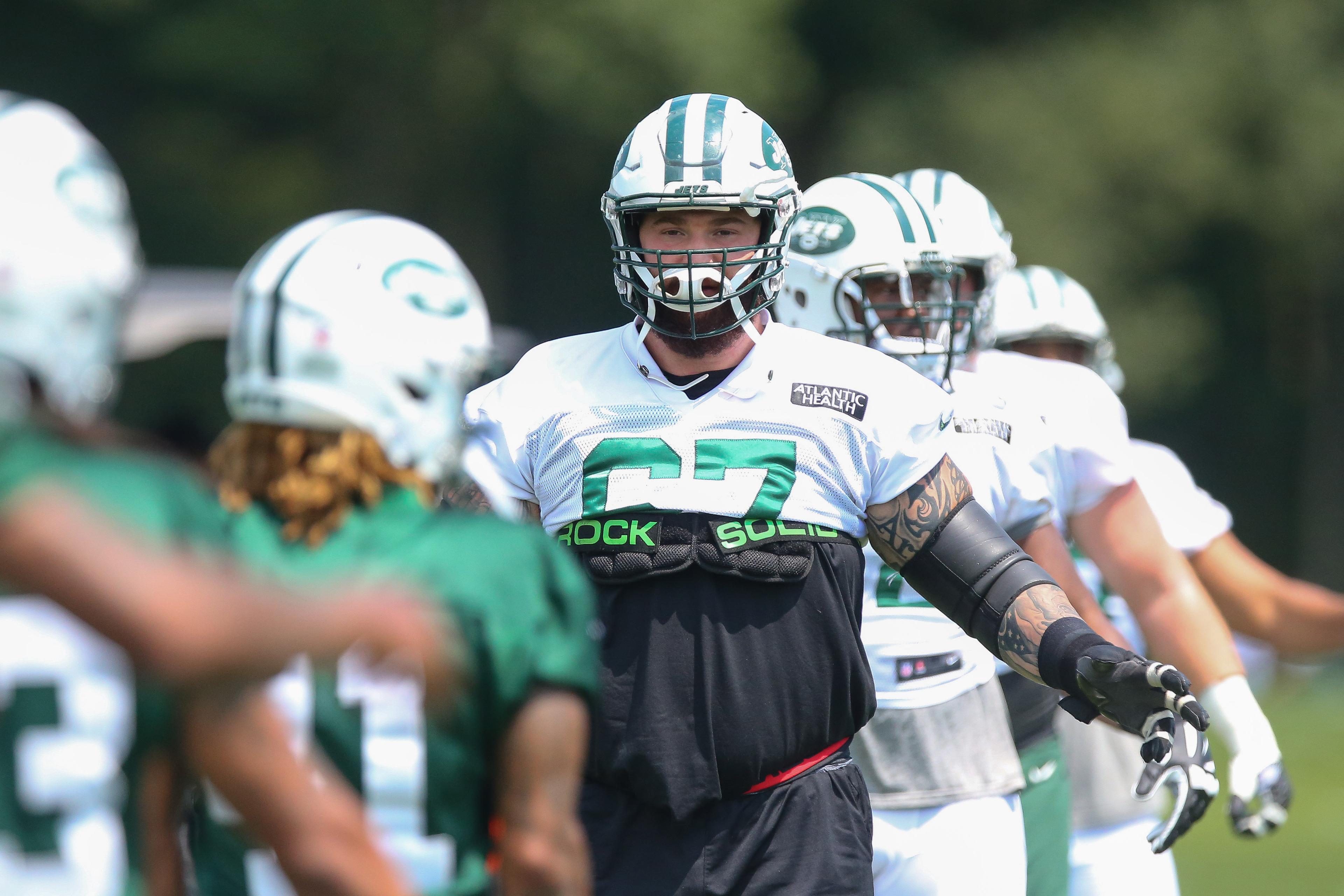 Jul 28, 2018; Florham Park, NJ, USA; New York Jets offensive guard Brian Winters (67) warms up during training camp at Atlantic Health Jets Training Center. Mandatory Credit: Vincent Carchietta-USA TODAY Sports / © Vincent Carchietta-USA TODAY Sports
