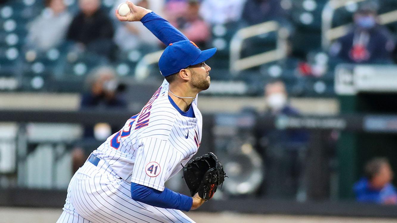 Apr 27, 2021; New York City, New York, USA; New York Mets pitcher David Peterson (33) pitches during the first inning against the Boston Red Sox at Citi Field. / Wendell Cruz-USA TODAY Sports