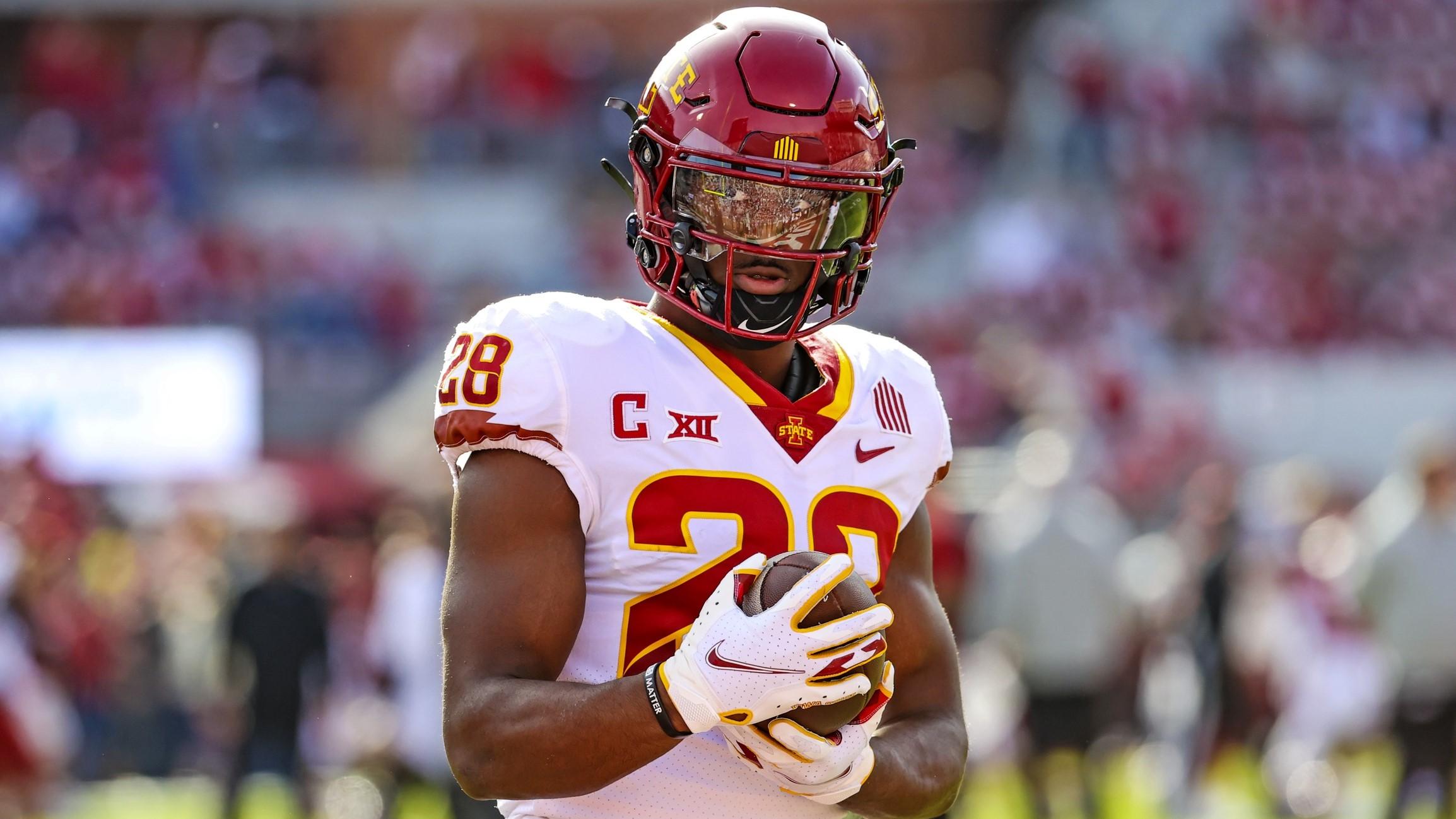 Nov 20, 2021; Norman, Oklahoma, USA; Iowa State Cyclones running back Breece Hall (28) warms up before the game against the Oklahoma Sooners at Gaylord Family-Oklahoma Memorial Stadium. / Kevin Jairaj-USA TODAY Sports