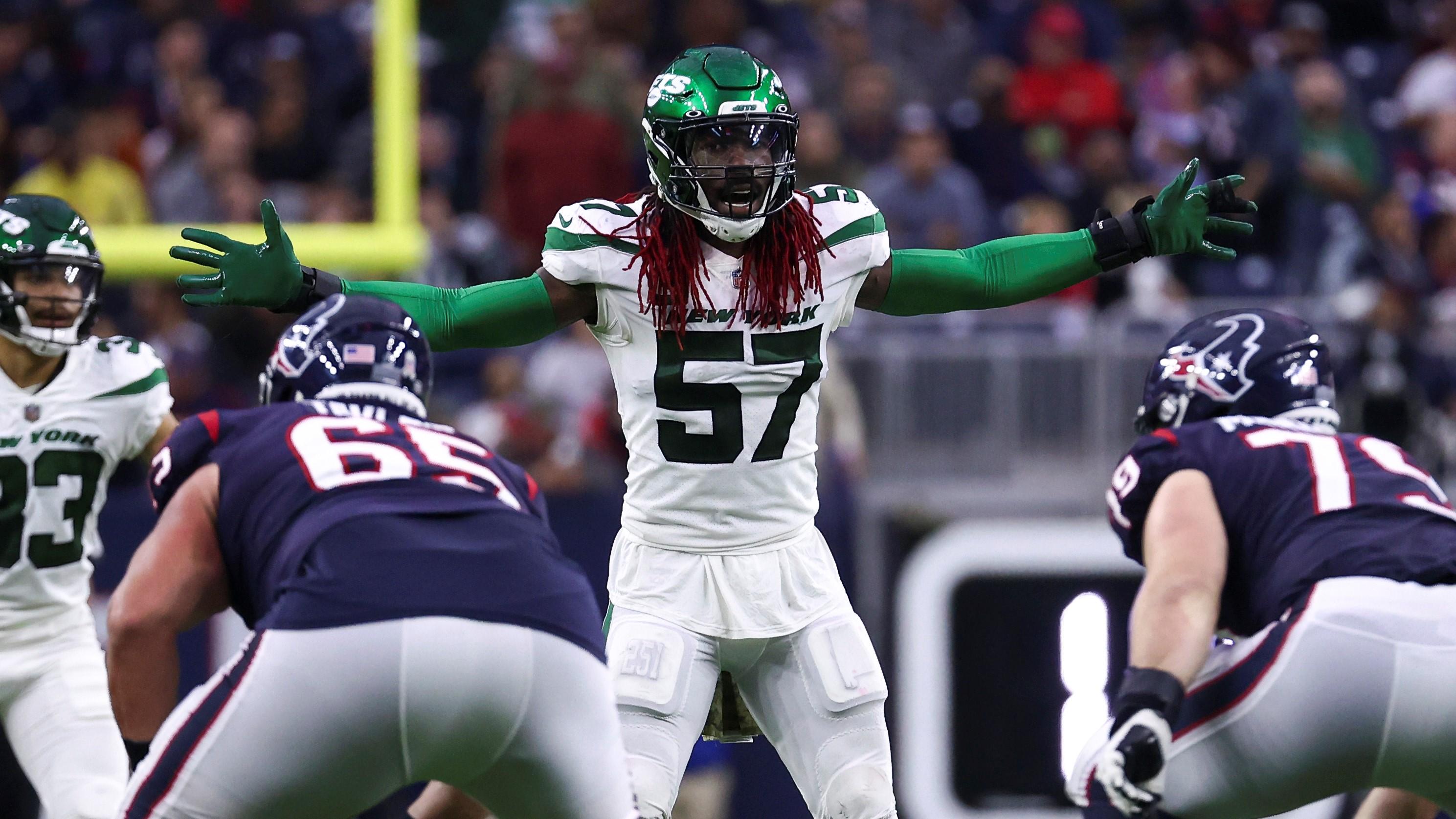 New York Jets middle linebacker C.J. Mosley (57) reacts before a play during the fourth quarter against the Houston Texans at NRG Stadium. / Troy Taormina-USA TODAY Sports