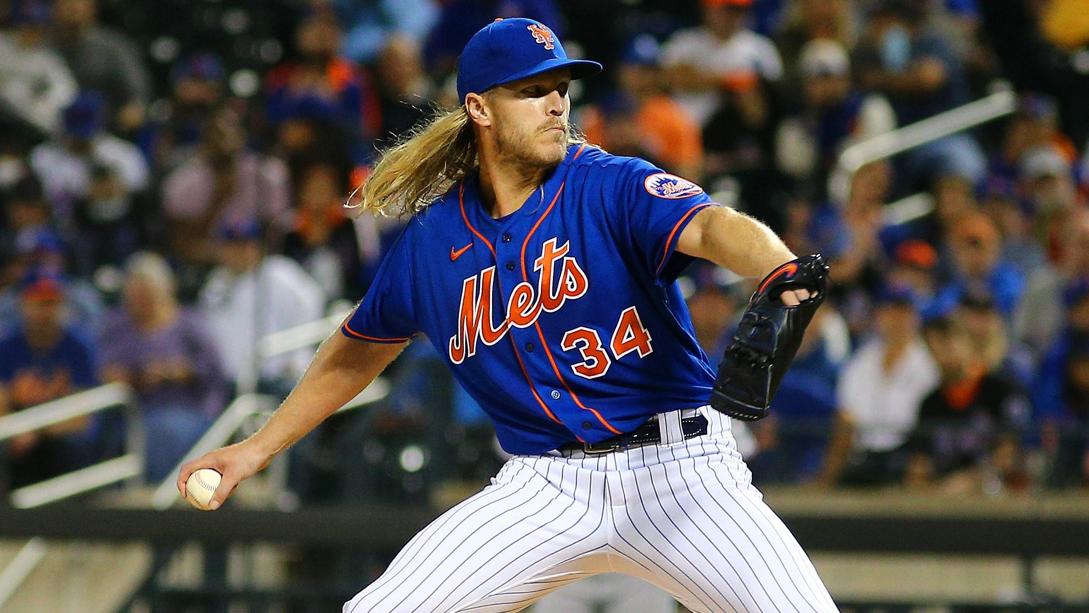 New York Mets starting pitcher Noah Syndergaard (34) throws against the Miami Marlins during the first inning of game two of a doubleheader at Citi Field. / Andy Marlin-USA TODAY Sports