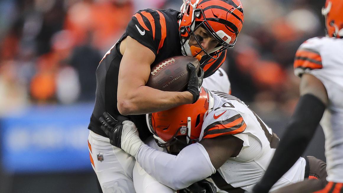 Cincinnati Bengals wide receiver Andrei Iosivas (80) runs with the ball against Cleveland Browns linebacker Matthew Adams (40) in the second half at Paycor Stadium. / Katie Stratman-USA TODAY Sports