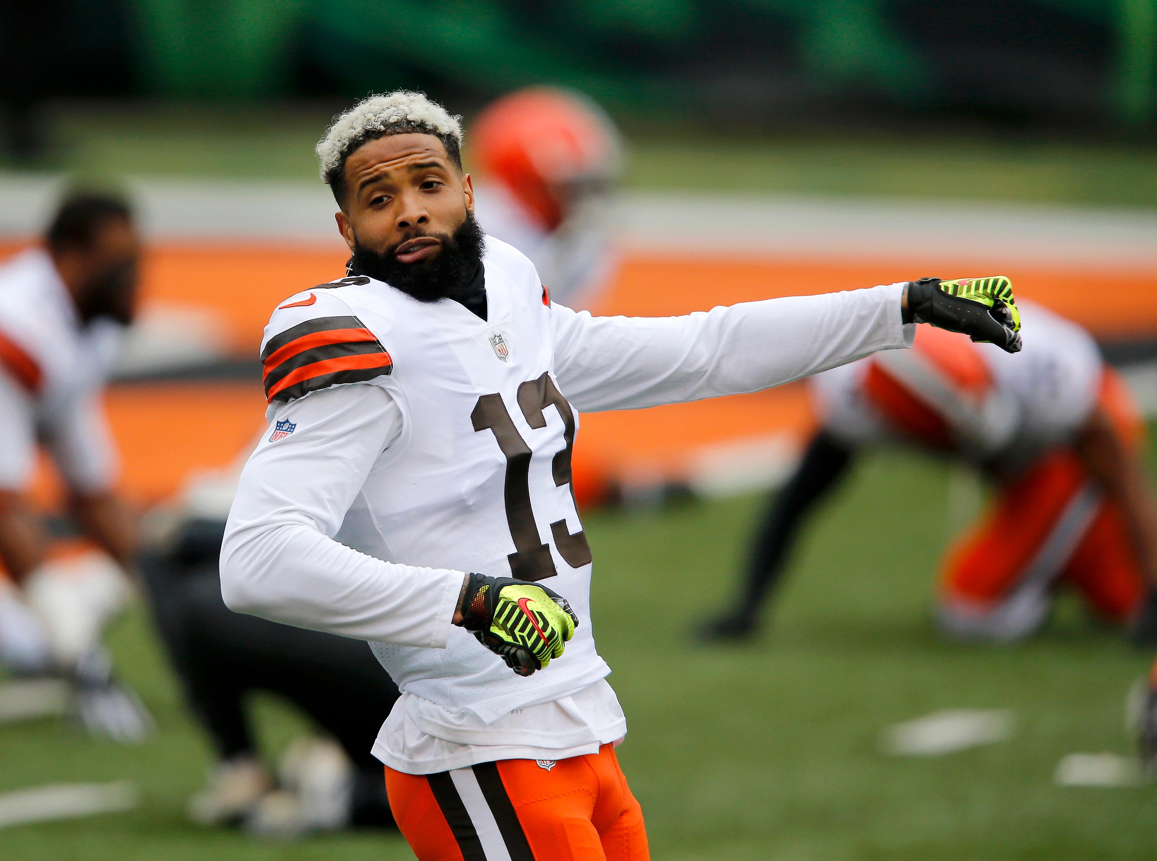 Oct 25, 2020; Cincinnati, Ohio, USA; Cleveland Browns wide receiver Odell Beckham Jr. (13) warms up before the game between the Cincinnati Bengals and the Cleveland Browns at Paul Brown Stadium. / © Joseph Maiorana-USA TODAY Sports