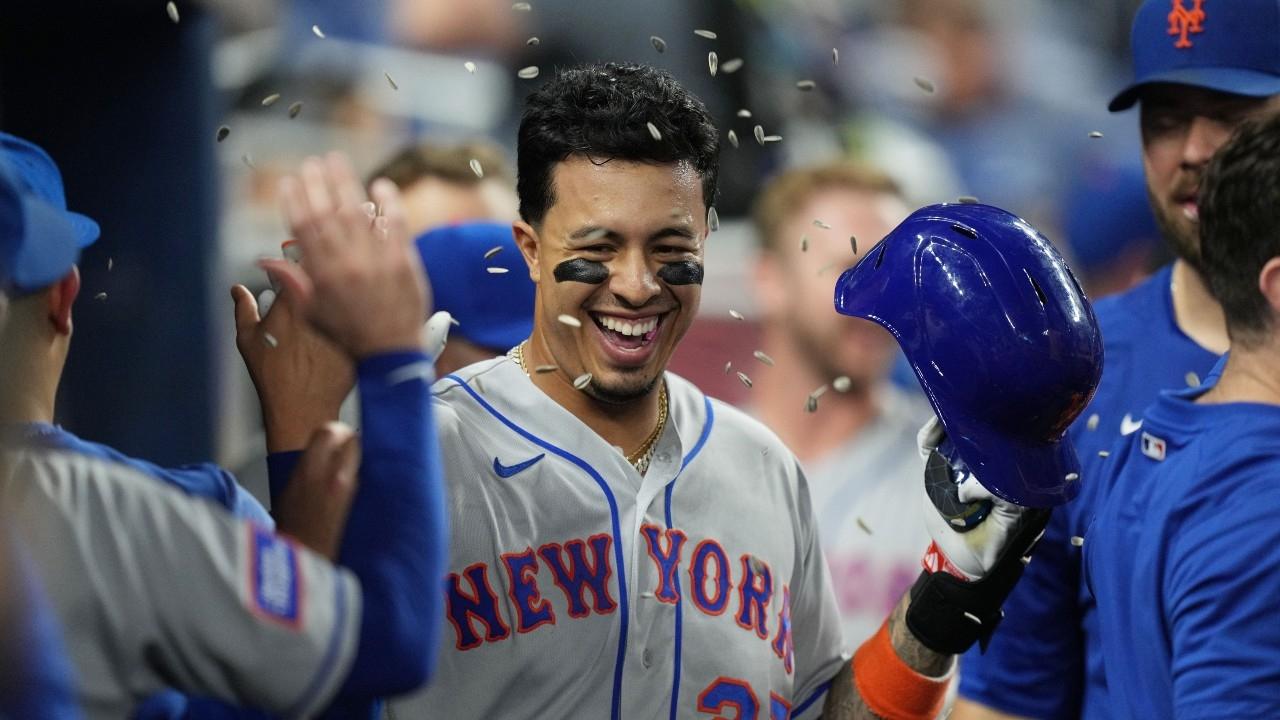 New York Mets designated hitter Mark Vientos (27) celebrates a solo home run in the second inning against the Miami Marlins. / Jim Rassol-USA TODAY Sports