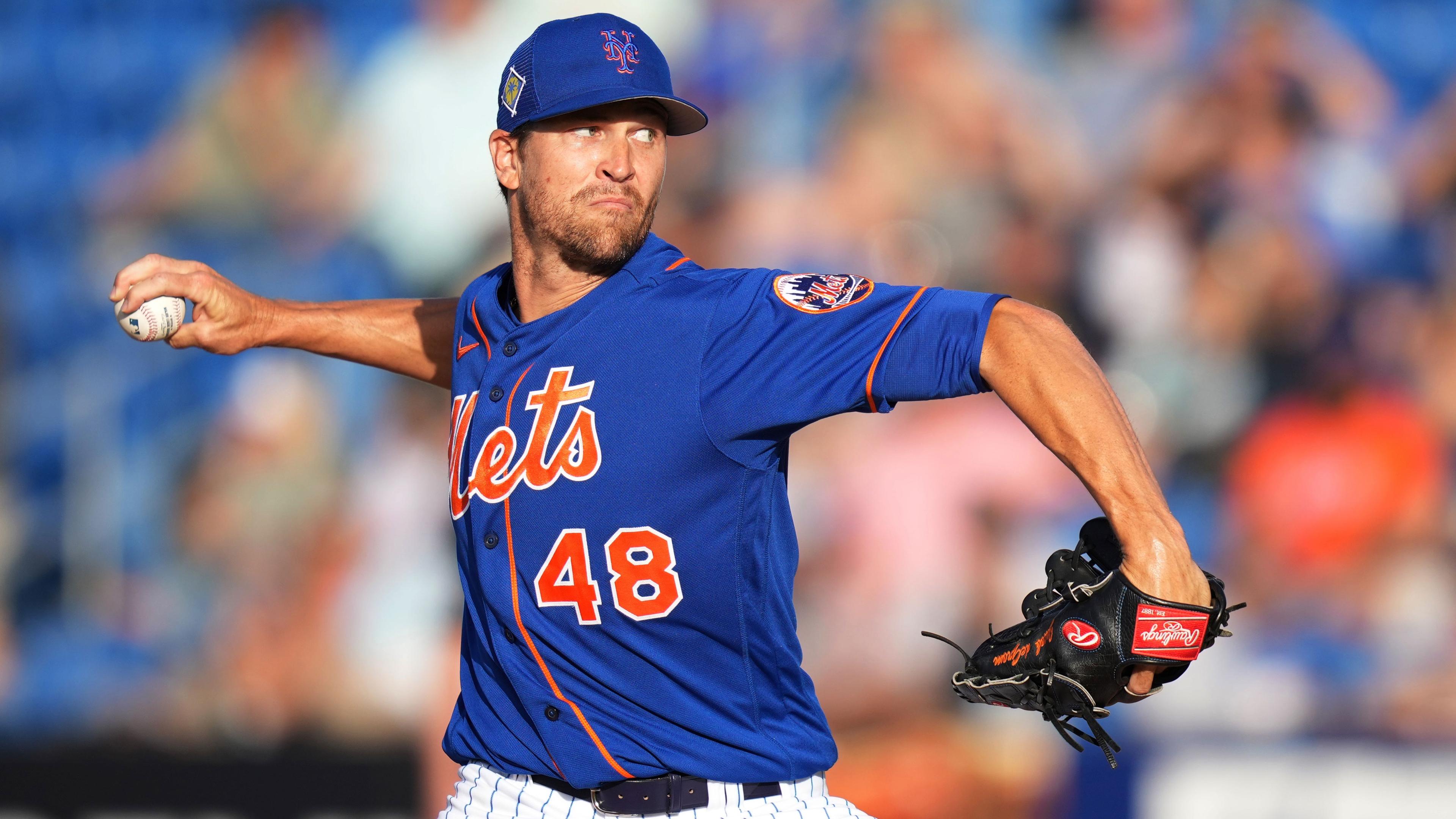 Mar 22, 2022; Port St. Lucie, Florida, USA; New York Mets starting pitcher Jacob deGrom (48) delivers a pitch in the first inning of the spring training game against the Houston Astros at Clover Park. / Jasen Vinlove-USA TODAY Sports
