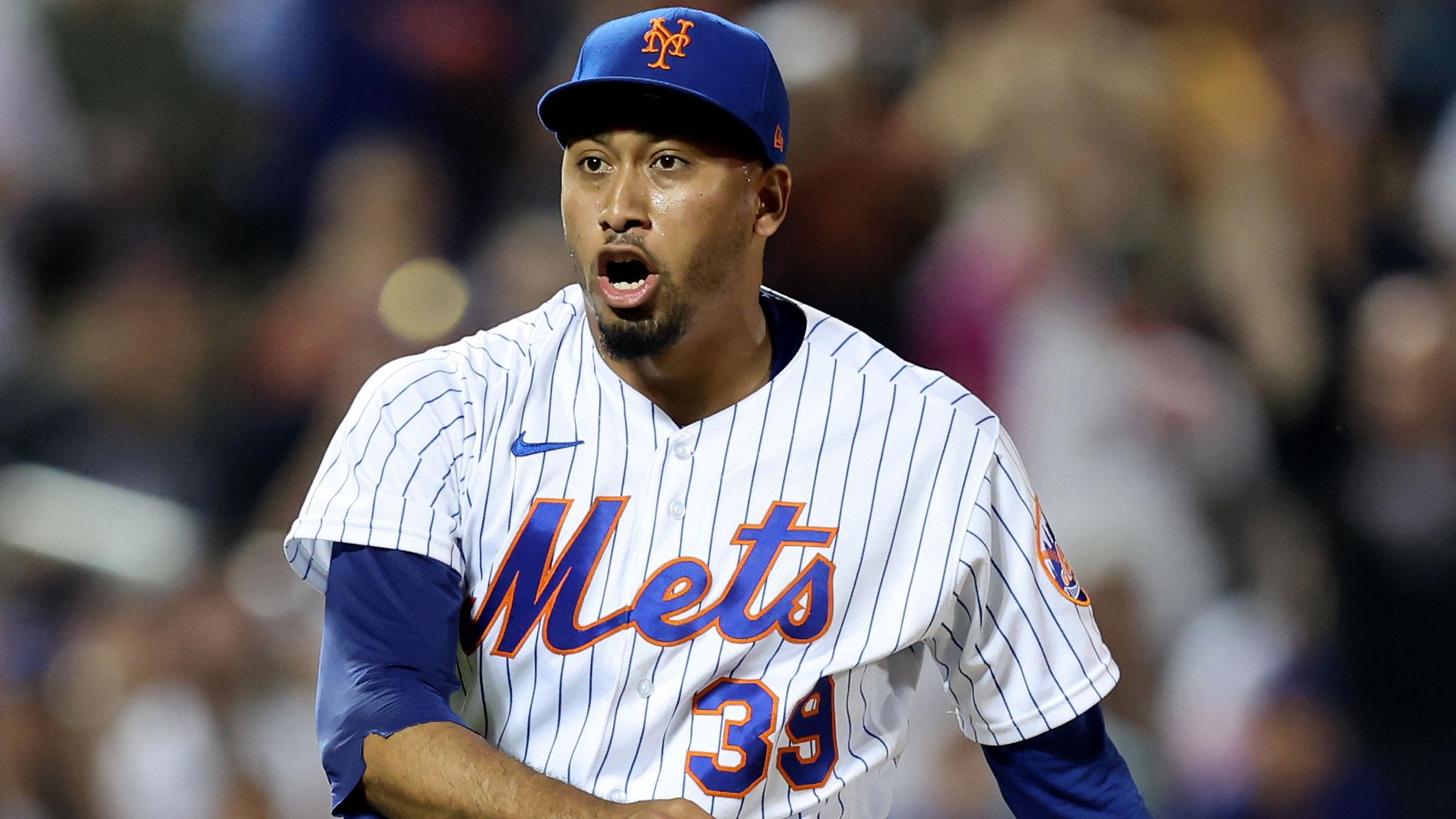 Aug 4, 2022; New York City, New York, USA; New York Mets relief pitcher Edwin Diaz (39) reacts during the eighth inning against the Atlanta Braves at Citi Field. / Brad Penner-USA TODAY Sports