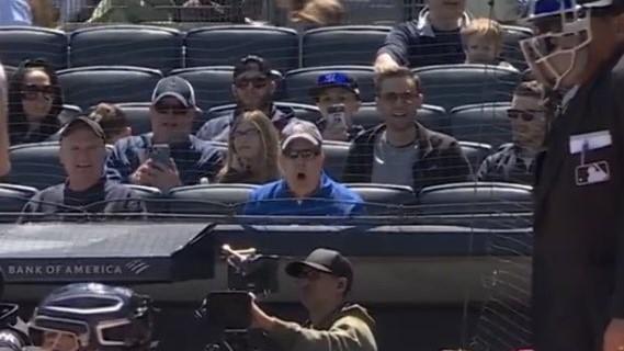 A fan yelling from the stands gets Aaron Boone ejected / YES Network