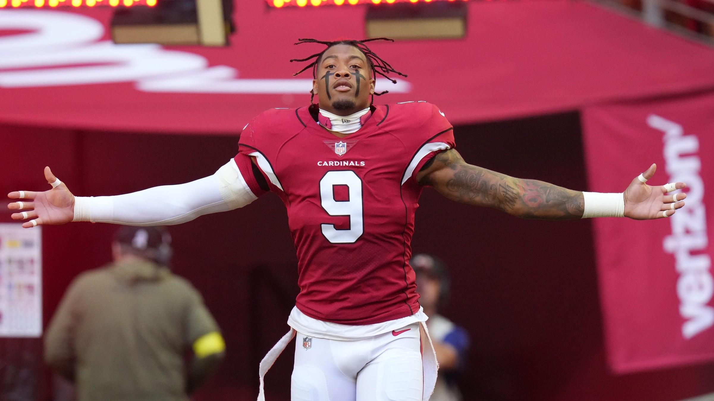 Then Arizona Cardinals linebacker Isaiah Simmons (9) is introduced before they take on the Seattle Seahawks. / Joe Rondone/The Republic / USA TODAY NETWORK