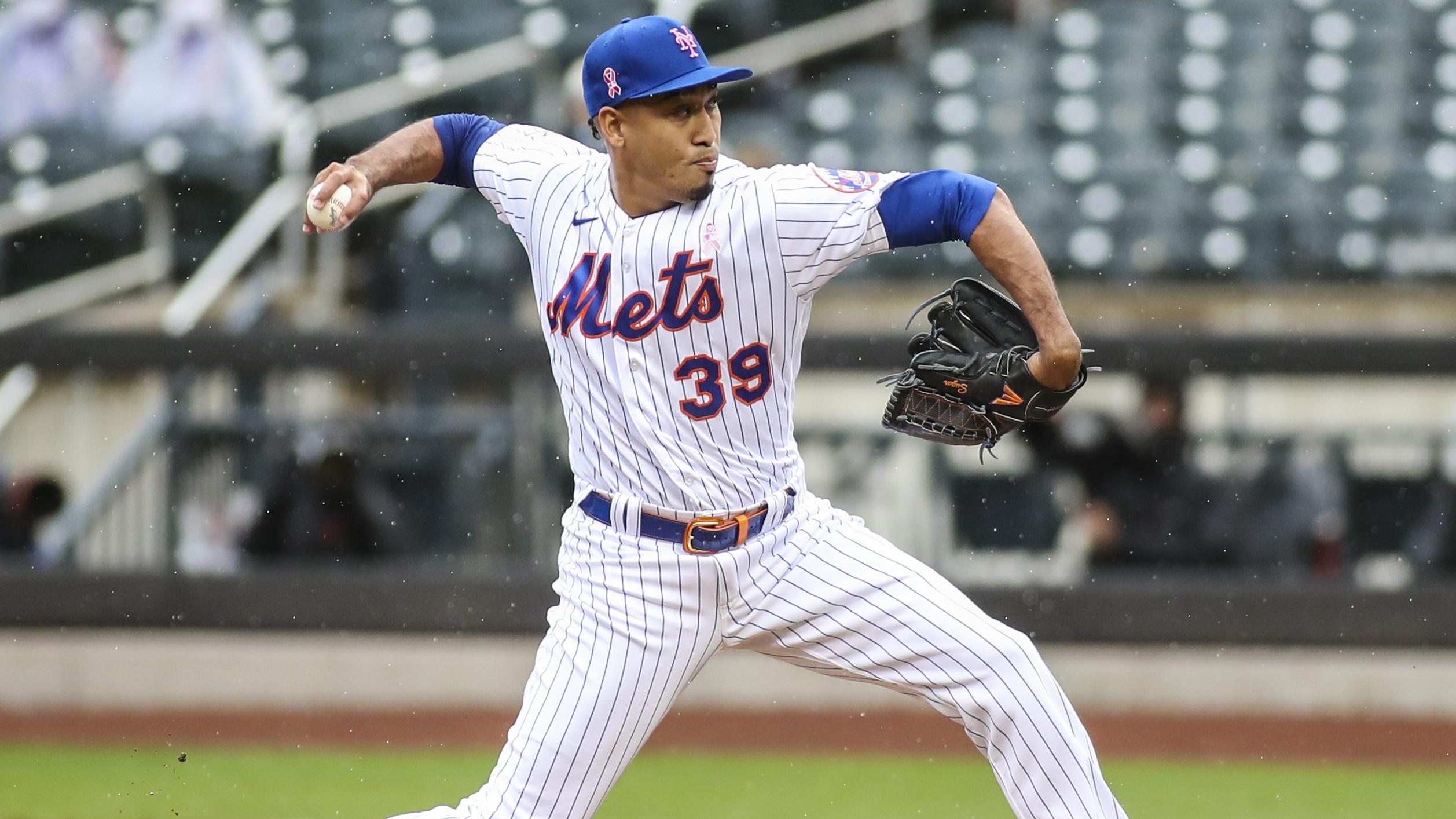 May 9, 2021; New York City, New York, USA; New York Mets pitcher Edwin Diaz pitches in the eighth inning against the Arizona Diamondbacks at Citi Field. / © Wendell Cruz-USA TODAY Sports