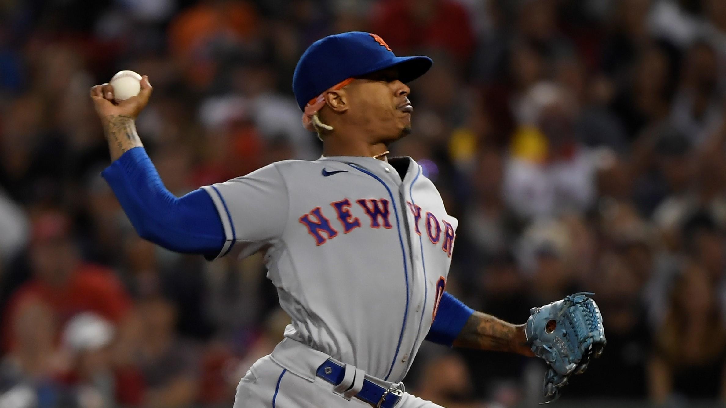 Sep 21, 2021; Boston, Massachusetts, USA; New York Mets starting pitcher Marcus Stroman (0) delivers against the Boston Red Sox during the third inning at Fenway Park. Mandatory Credit: Bob DeChiara-USA TODAY Sports / Bob DeChiara-USA TODAY Sports