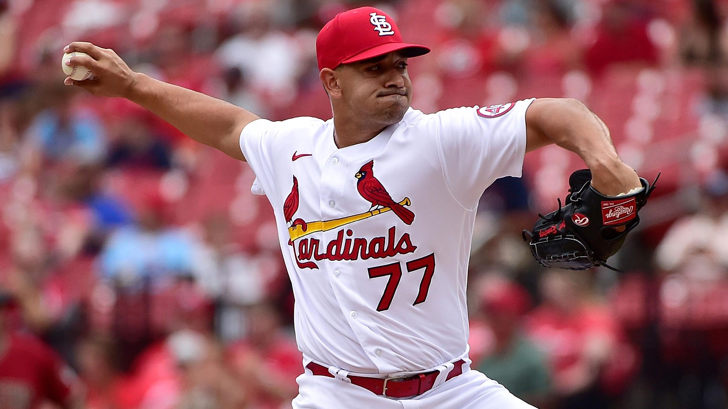 Jun 30, 2021; St. Louis, Missouri, USA; St. Louis Cardinals relief pitcher Roel Ramirez (77) pitches during the eighth inning against the Arizona Diamondbacks at Busch Stadium. / Jeff Curry-USA TODAY Sports