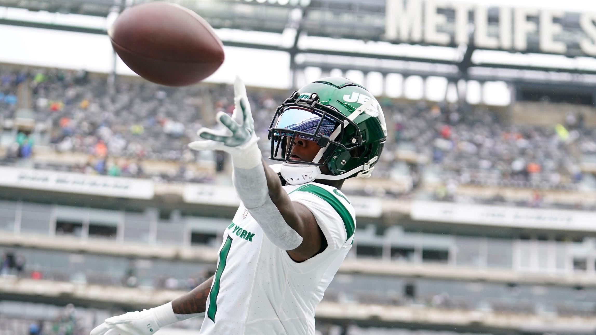New York Jets cornerback Sauce Gardner (1) catches the ball during warmups before the Jets take on the New England Patriots at MetLife Stadium on Sunday, Sept. 24, 2023, in East Rutherford. / Danielle Parhizkaran/NorthJersey.com / USA TODAY NETWORK