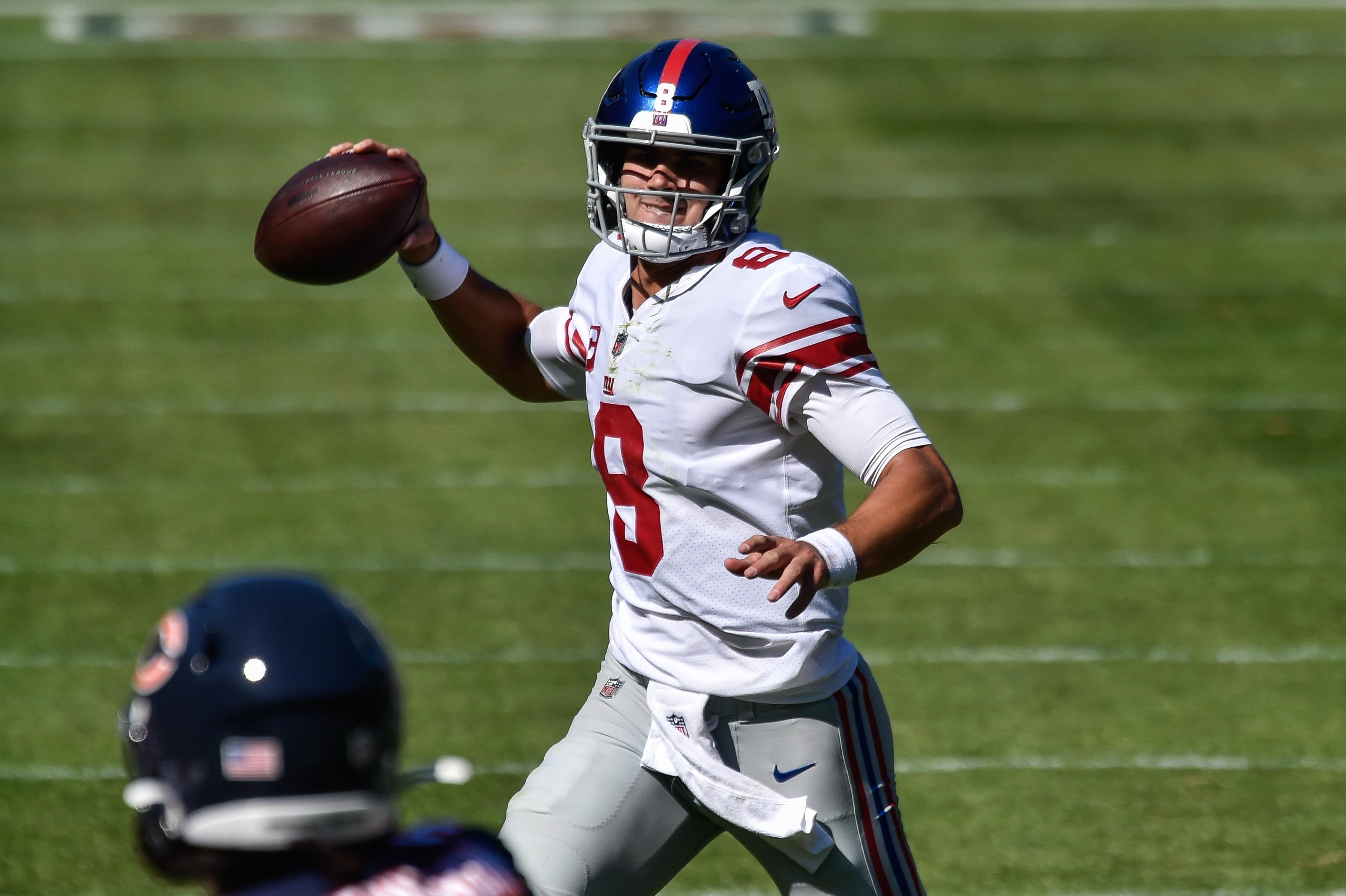 Sep 20, 2020; Chicago, Illinois, USA; New York Giants quarterback Daniel Jones (8) looks to pass during the fourth quarter against the Chicago Bears at Soldier Field. Mandatory Credit: Jeffrey Becker-USA TODAY Sports / © Jeffrey Becker-USA TODAY Sports