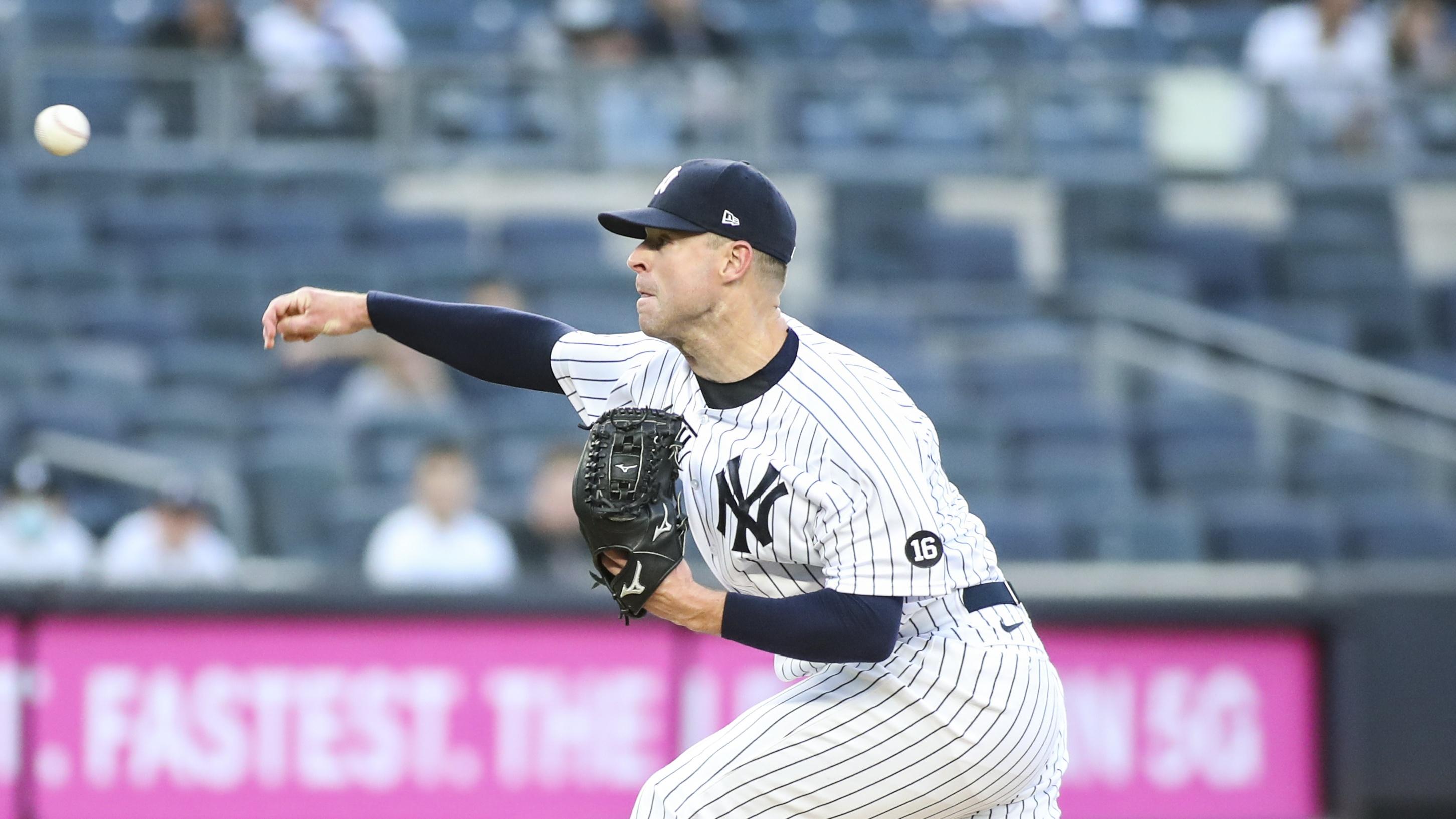 May 25, 2021; Bronx, New York, USA; New York Yankees pitcher Corey Kluber (28) pitches in the first inning against the Toronto Blue Jays at Yankee Stadium. Mandatory Credit: Wendell Cruz-USA TODAY Sports / © Wendell Cruz-USA TODAY Sports