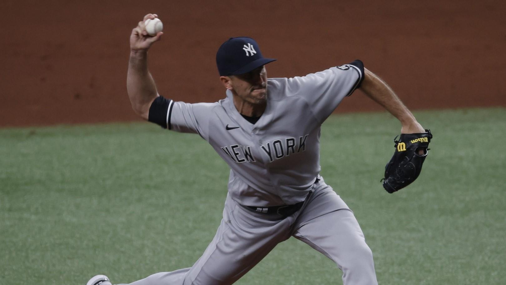 Apr 11, 2021; St. Petersburg, Florida, USA; New York Yankees relief pitcher Darren O'Day (56) throws a pitch during the eighth inning against the Tampa Bay Rays at Tropicana Field. / Kim Klement-USA TODAY Sports