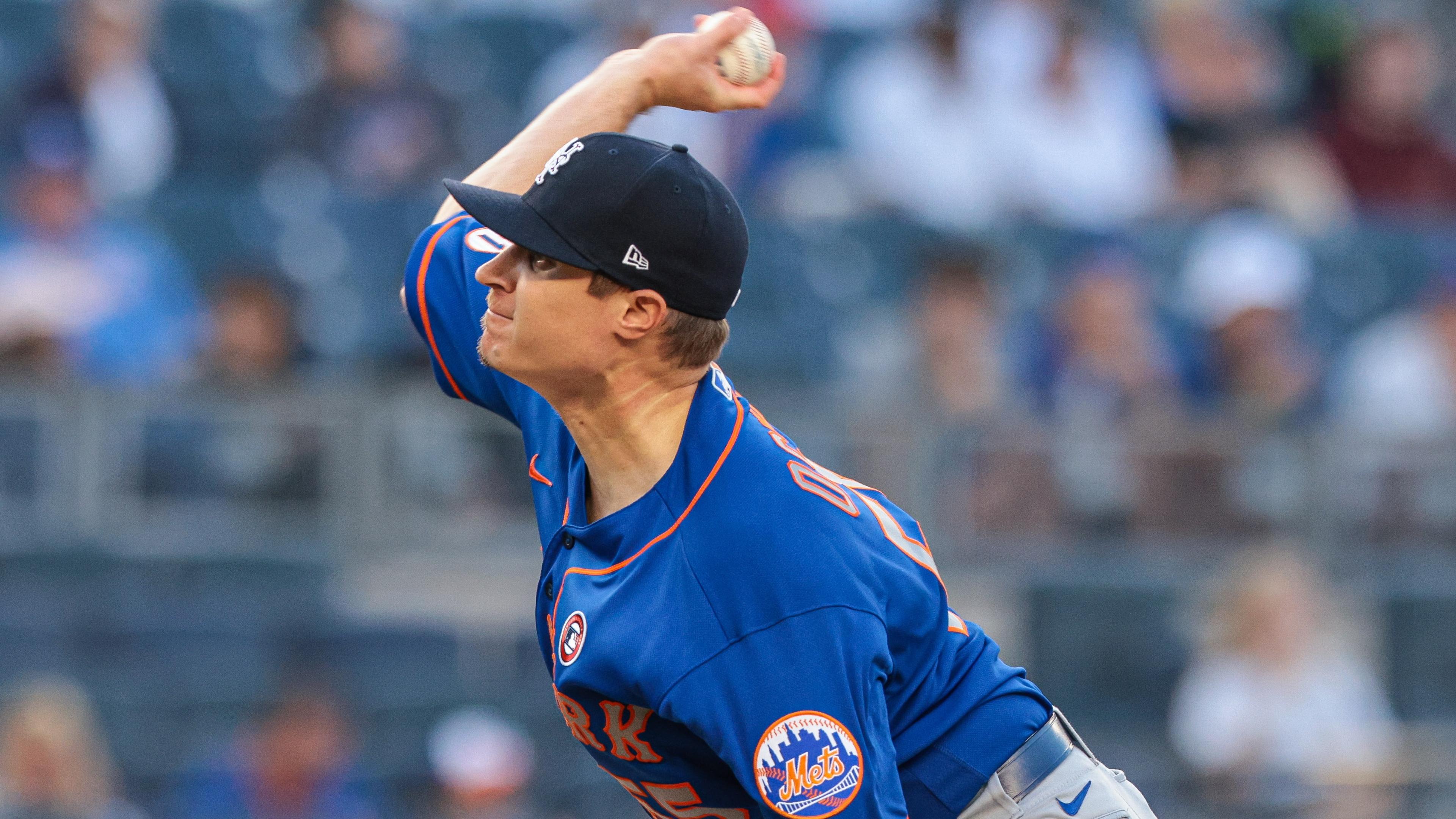 Jul 4, 2021; Bronx, New York, USA; New York Mets relief pitcher Corey Oswalt (55) delivers a pitch during the first inning against the New York Yankees at Yankee Stadium. Mandatory Credit: Vincent Carchietta-USA TODAY Sports / © Vincent Carchietta-USA TODAY Sports