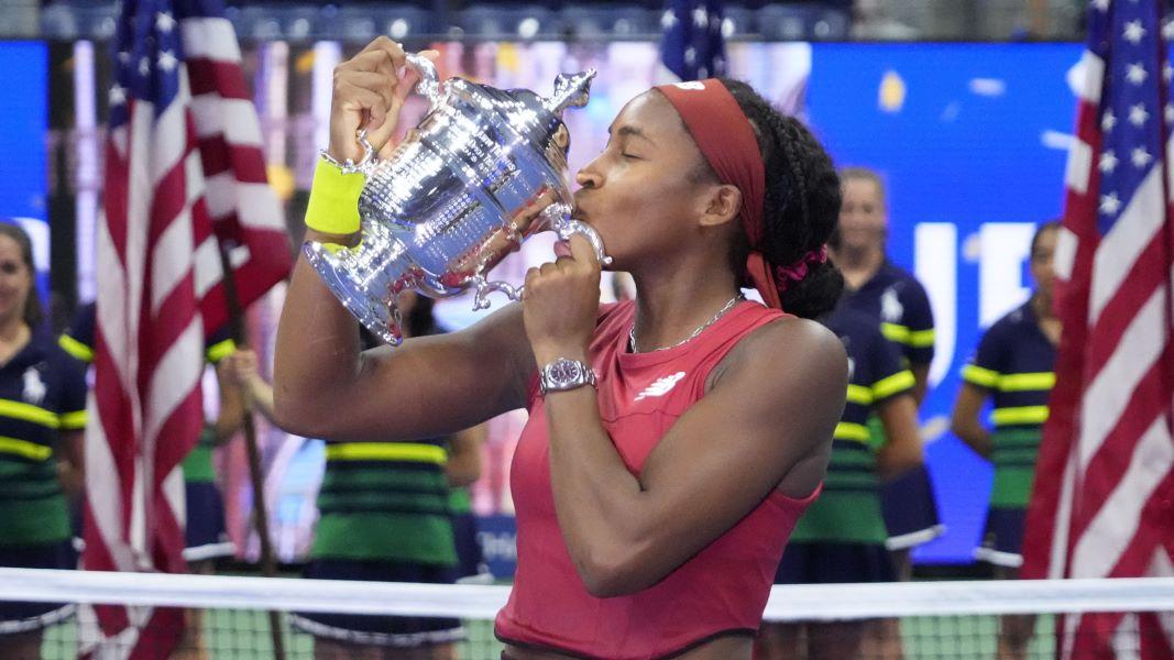 Sep 9, 2023; Flushing, NY, USA; Coco Gauff of the United States celebrates with the championship trophy after her match against Aryna Sabalenka (not pictured) in the women's singles final on day thirteen of the 2023 U.S. Open tennis tournament at USTA Billie Jean King Tennis Center. / Robert Deutsch-USA TODAY Sports