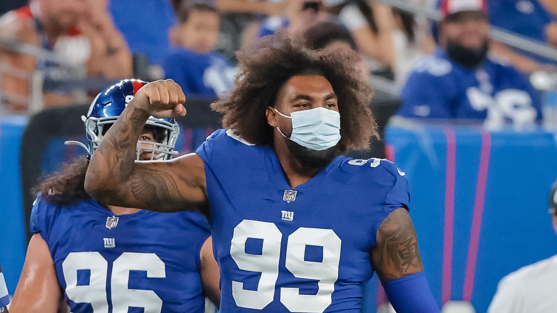 New York Giants defensive end Leonard Williams (99) reacts after a defensive stop against the New York Jets during the first half at MetLife Stadium. / Vincent Carchietta-USA TODAY Sports