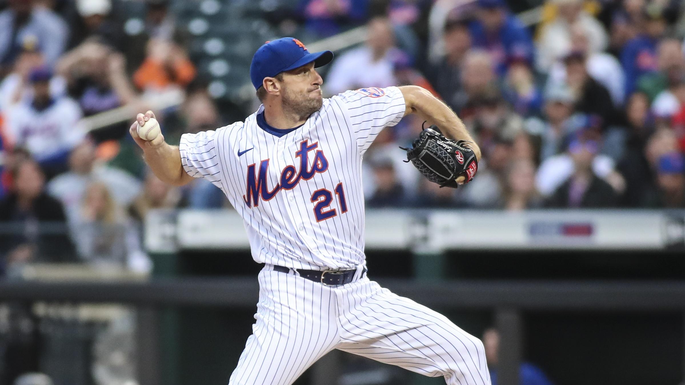 May 1, 2022; New York City, New York, USA; New York Mets starting pitcher Max Scherzer (21) pitches in the first inning against the Philadelphia Phillies at Citi Field. Mandatory Credit: Wendell Cruz-USA TODAY Sports / © Wendell Cruz-USA TODAY Sports