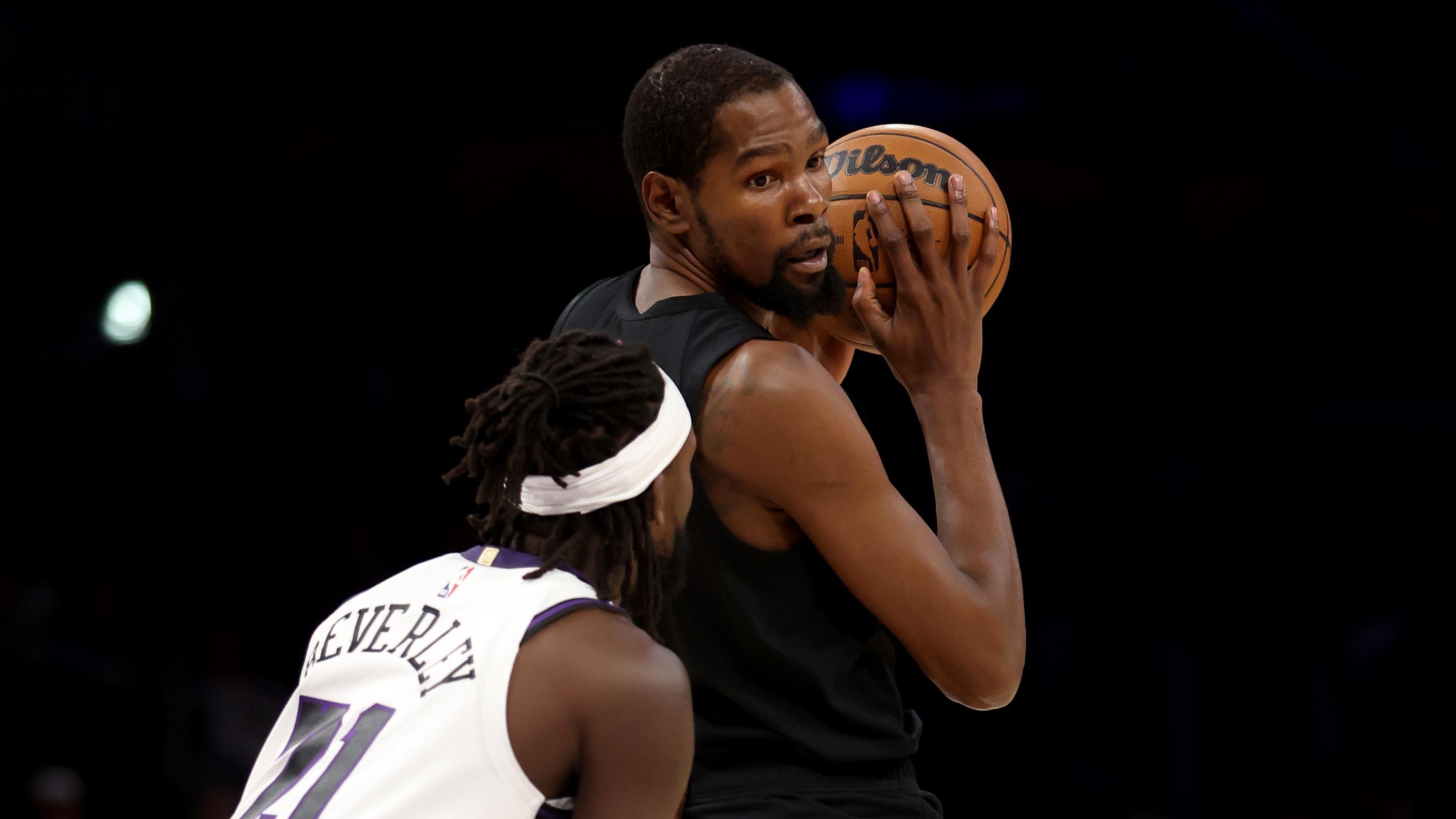 Nov 13, 2022; Los Angeles, California, USA; Brooklyn Nets forward Kevin Durant (7) matches up with Los Angeles Lakers guard Patrick Beverley (21) during the first quarter at Crypto.com Arena. Mandatory Credit: Kiyoshi Mio-USA TODAY Sports / © Kiyoshi Mio-USA TODAY Sports