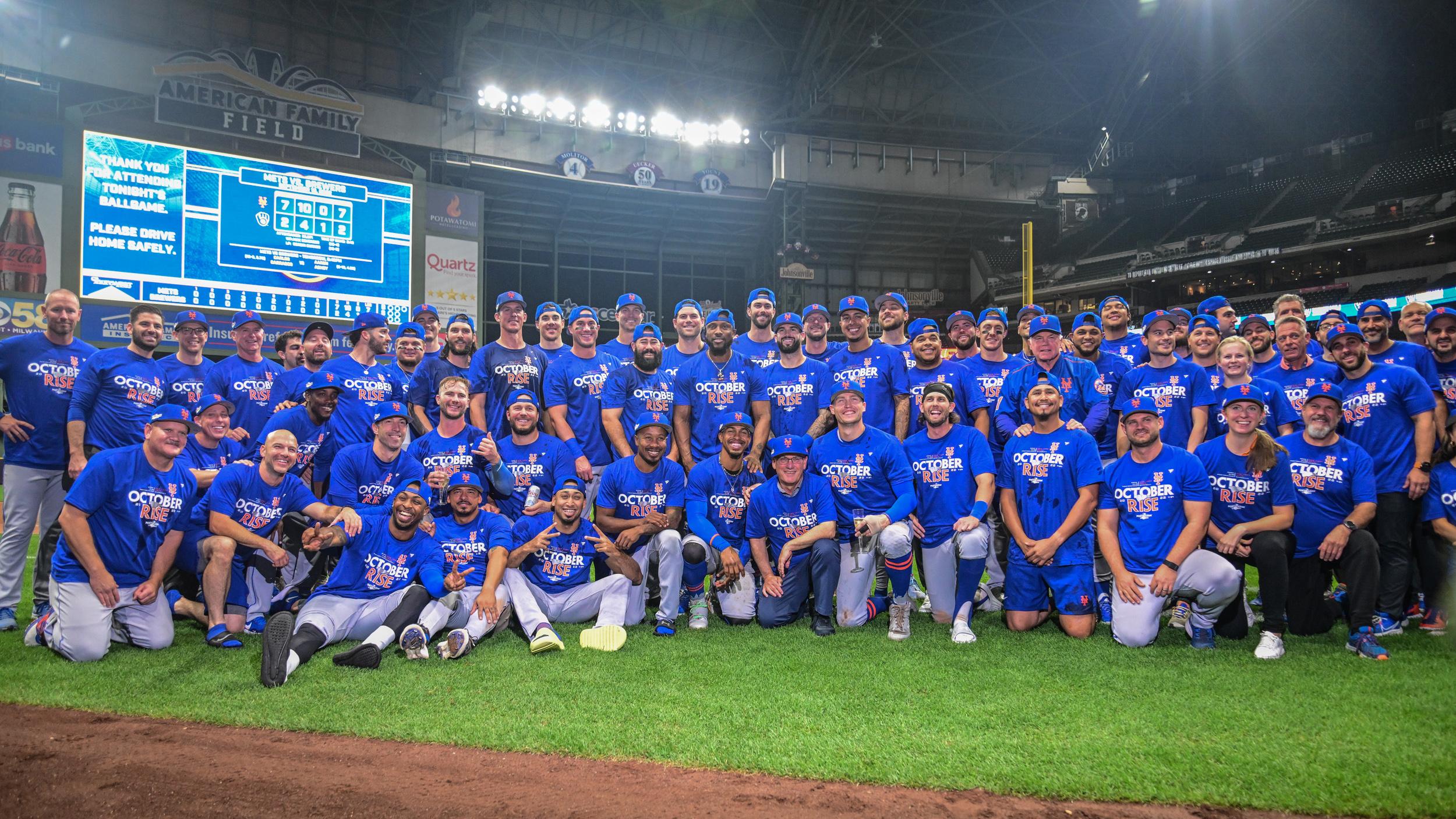 The 2022 Mets celebrate clinching a playoff spot / Benny Sieu - USA TODAY Sports