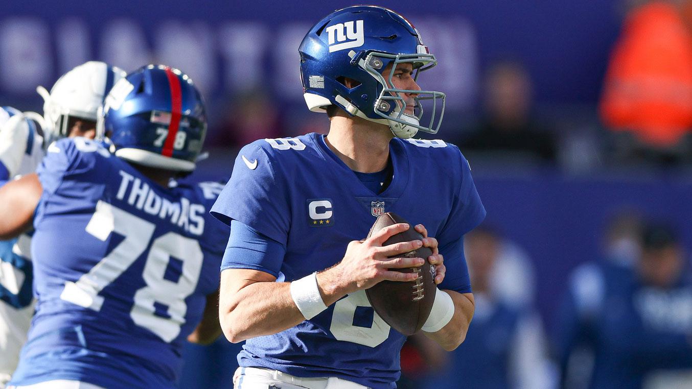 Jan 1, 2023; East Rutherford, New Jersey, USA; New York Giants quarterback Daniel Jones (8) drops back to pass during the first half against the Indianapolis Colts at MetLife Stadium. / Vincent Carchietta-USA TODAY Sports