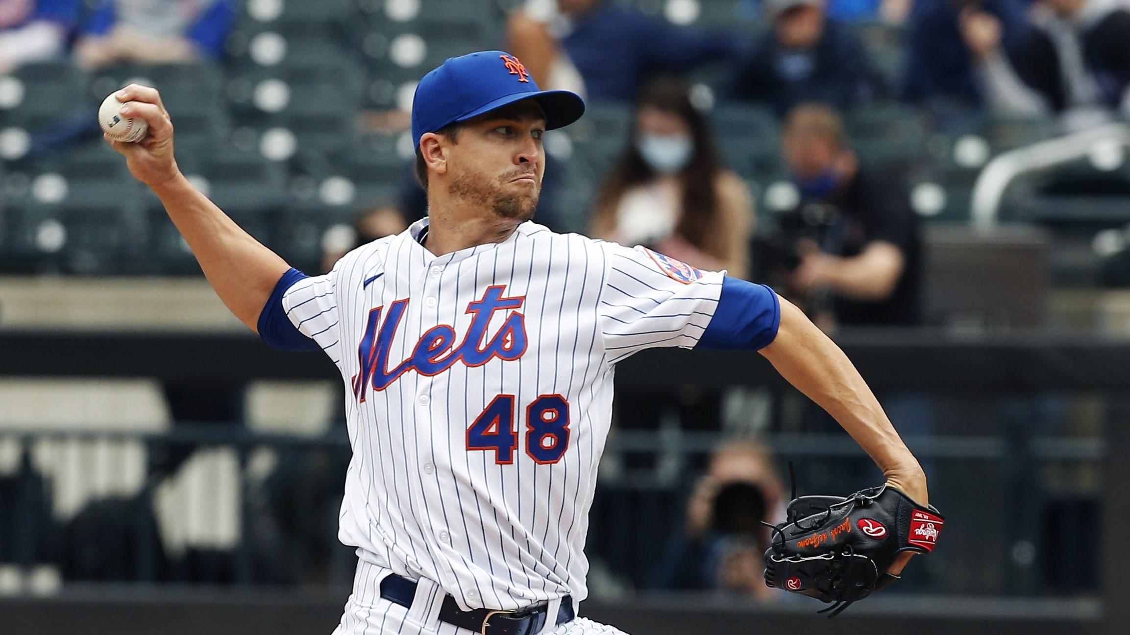 New York Mets starting pitcher Jacob deGrom (48) pitches against the Miami Marlins during the first inning at Citi Field. / Andy Marlin-USA TODAY Sports